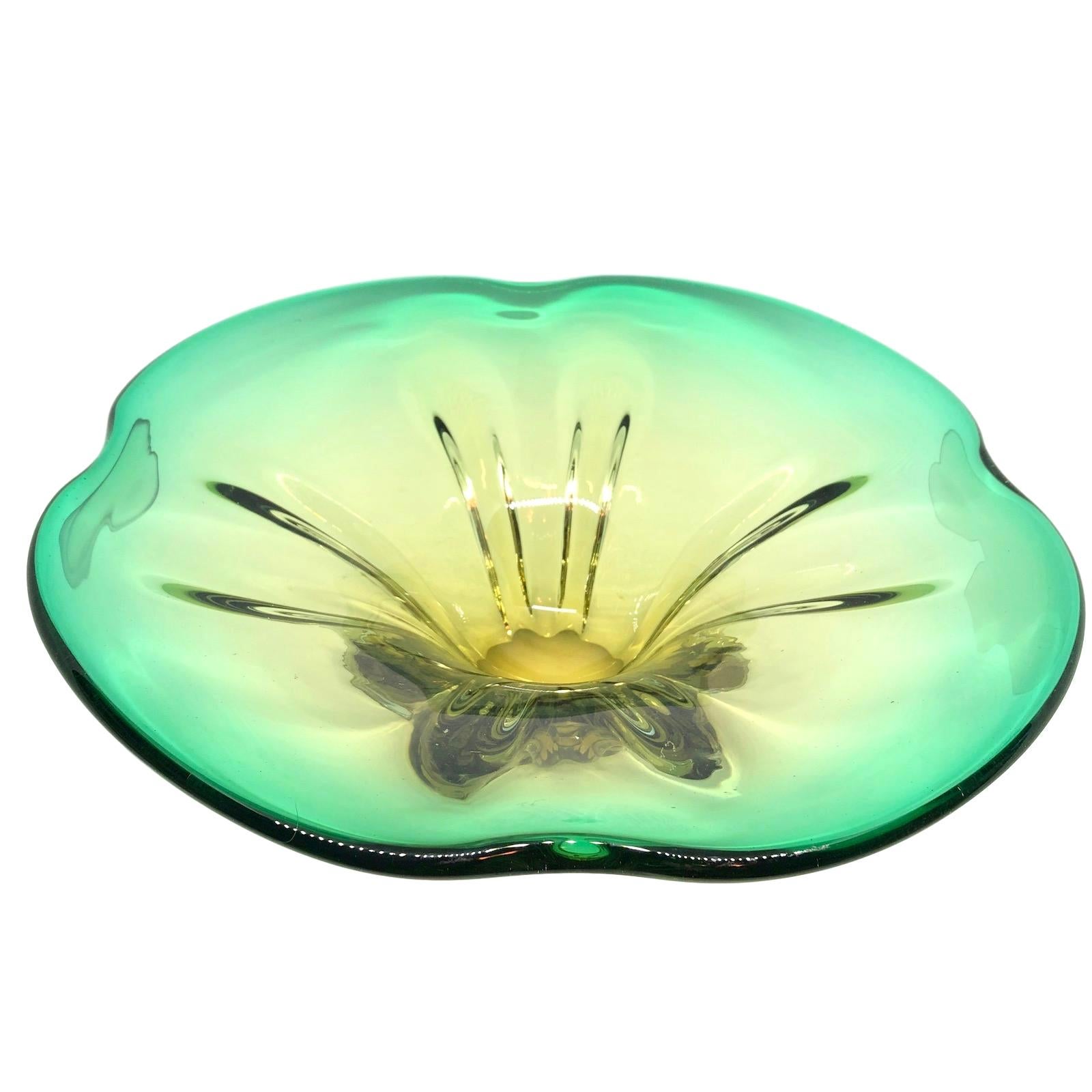 Large Murano Art Glass Sommerso Bowl Catchall Green and Yellow Vintage, Italy For Sale