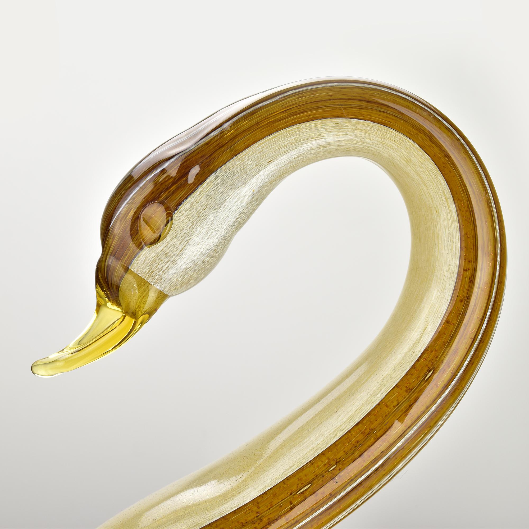 Großer Murano Kunstglas Schwan von Sergio Costantini, Gold Aventurin Skulptur im Angebot 4