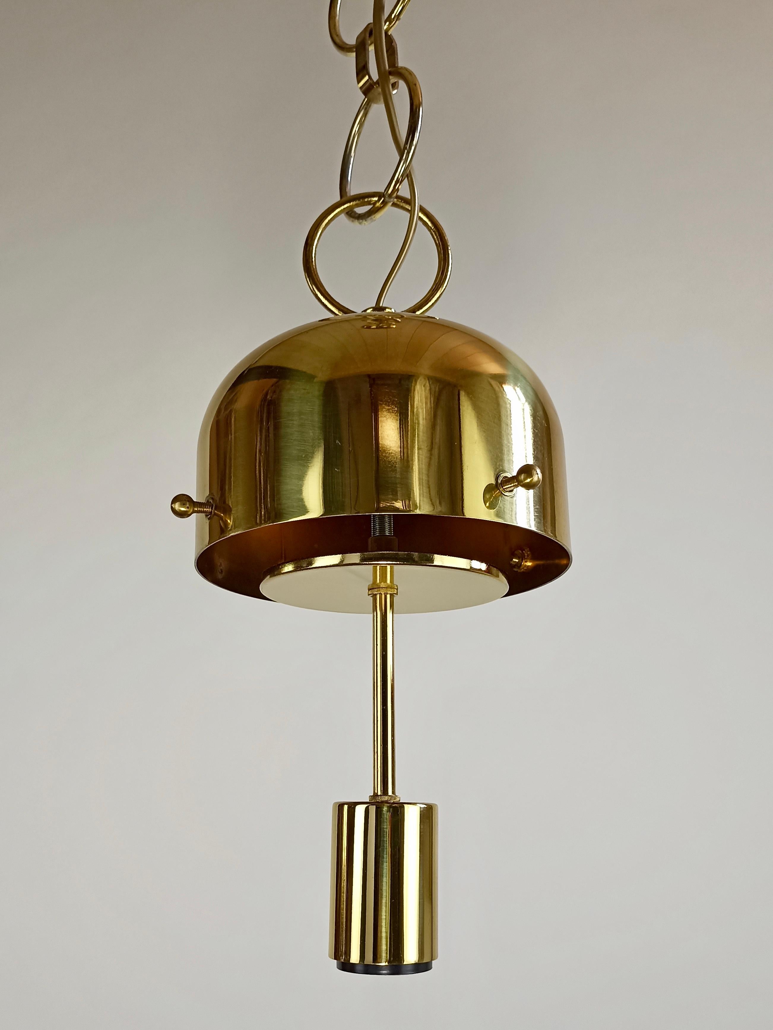 Late 20th Century Toni Zuccheri Attributable Large Murano Art Glass Pendant Lamp. Italy, 1960s.