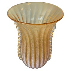 Große Vase aus Murano-Kunstglas in Gold Pulegoso-Glas mit goldenen applizierten Henkeln 