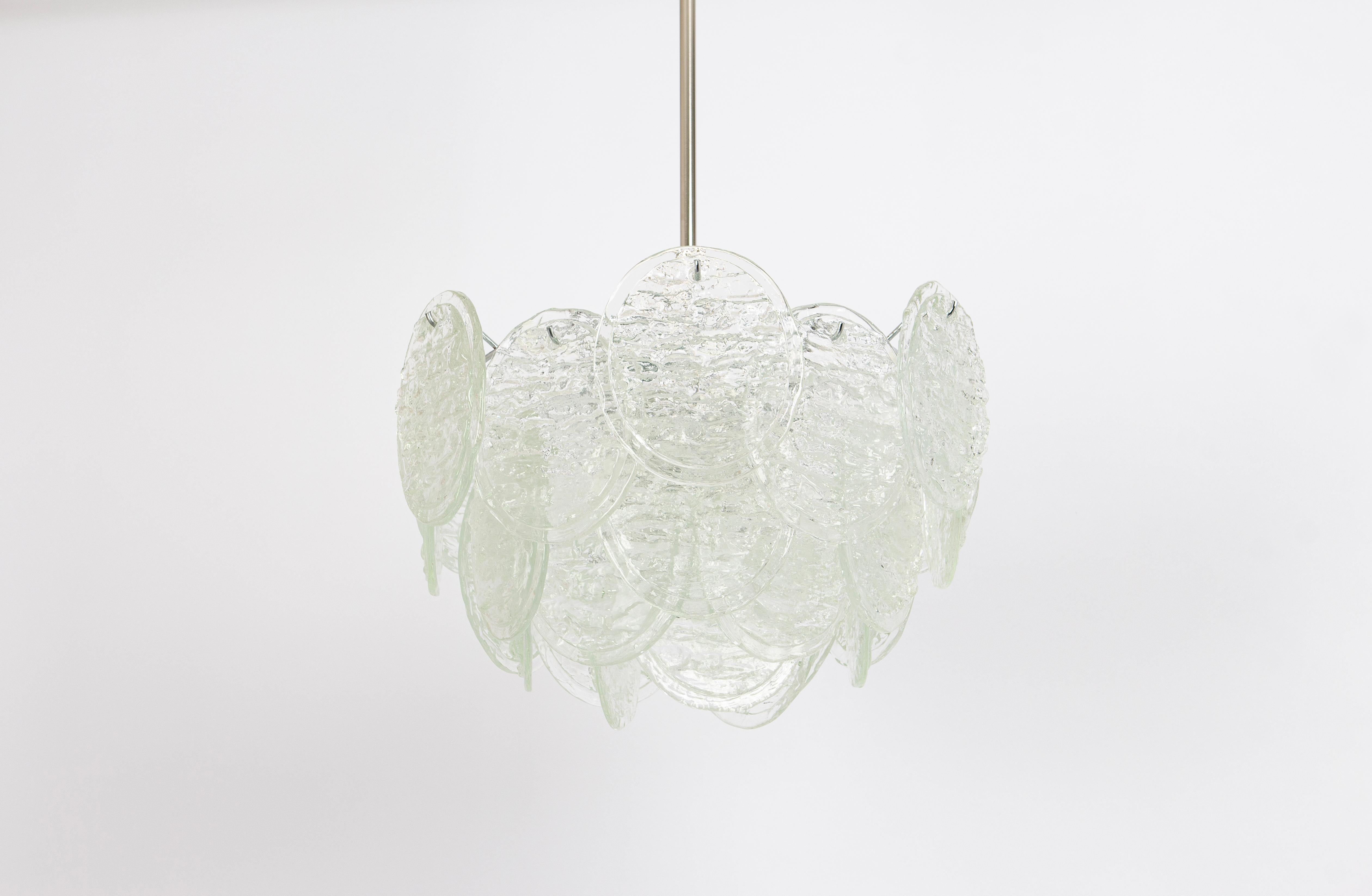 Milieu du XXe siècle Grand lustre en verre de Murano Blatt en forme de feuilles de Kalmar, Autriche, années 1960 en vente