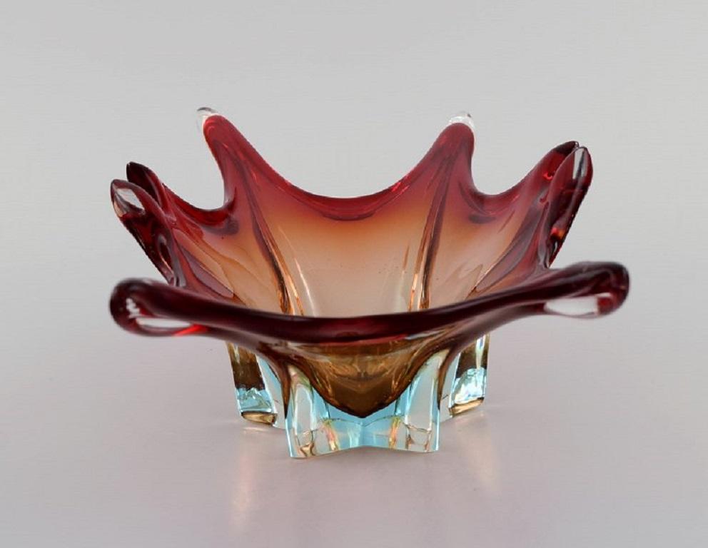 Italian Large Murano Bowl in Reddish and Clear Mouth Blown Art Glass, 1960s / 70s For Sale