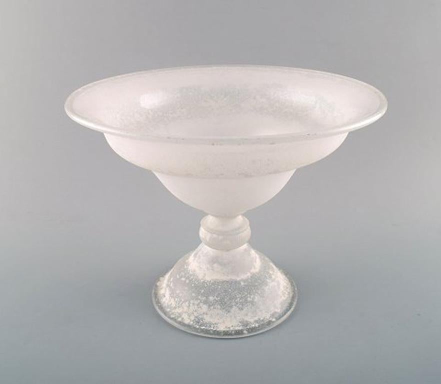 Large Murano bowl on foot or compote in mouth blown art glass, 1960s.
In perfect condition.
Measures: 29.5 x 22 cm.