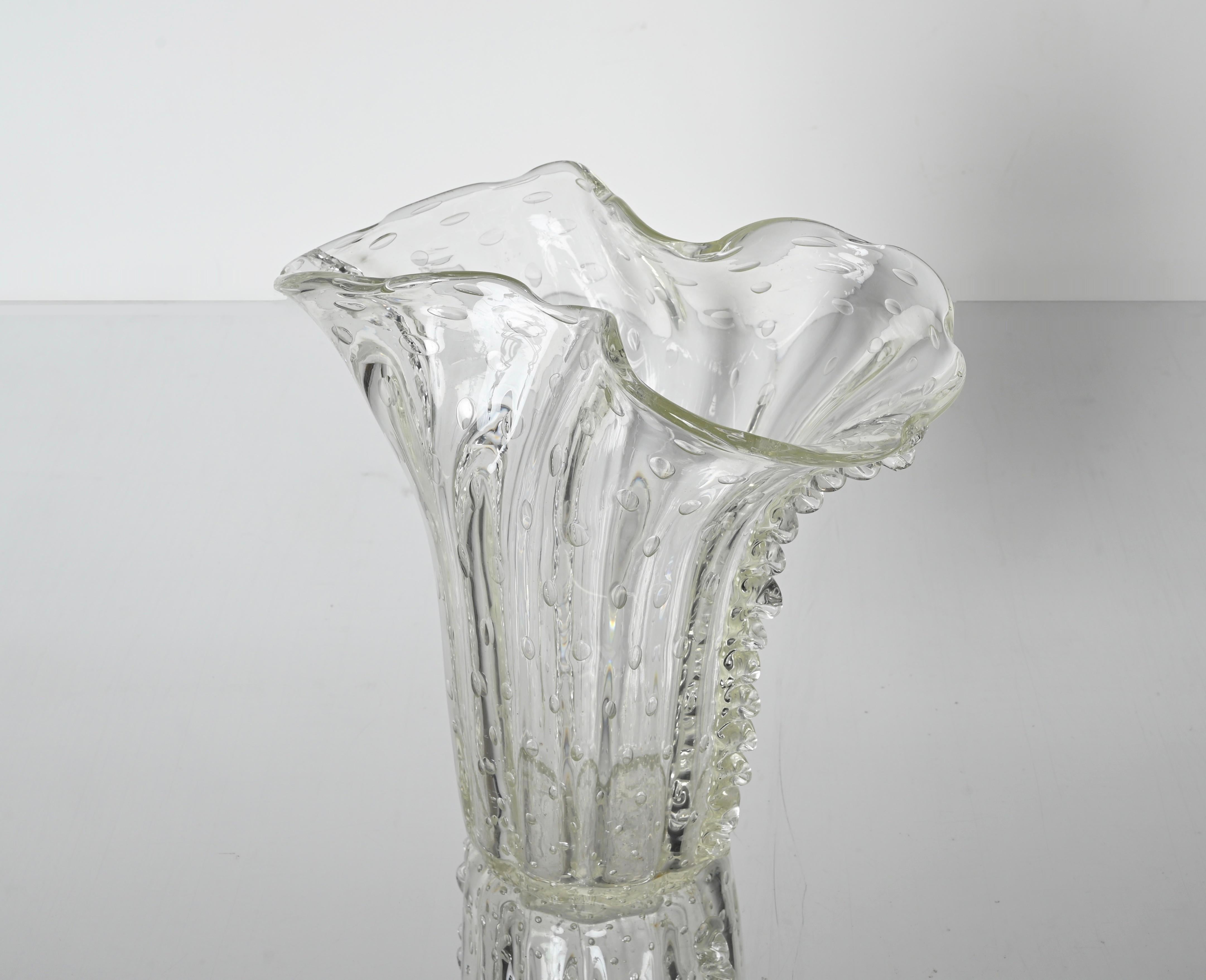 Große mundgeblasene Murano-Blumenvase „Bullicante“ aus geblasenem Glas von Barovier, Italien 1950er Jahre im Angebot 7