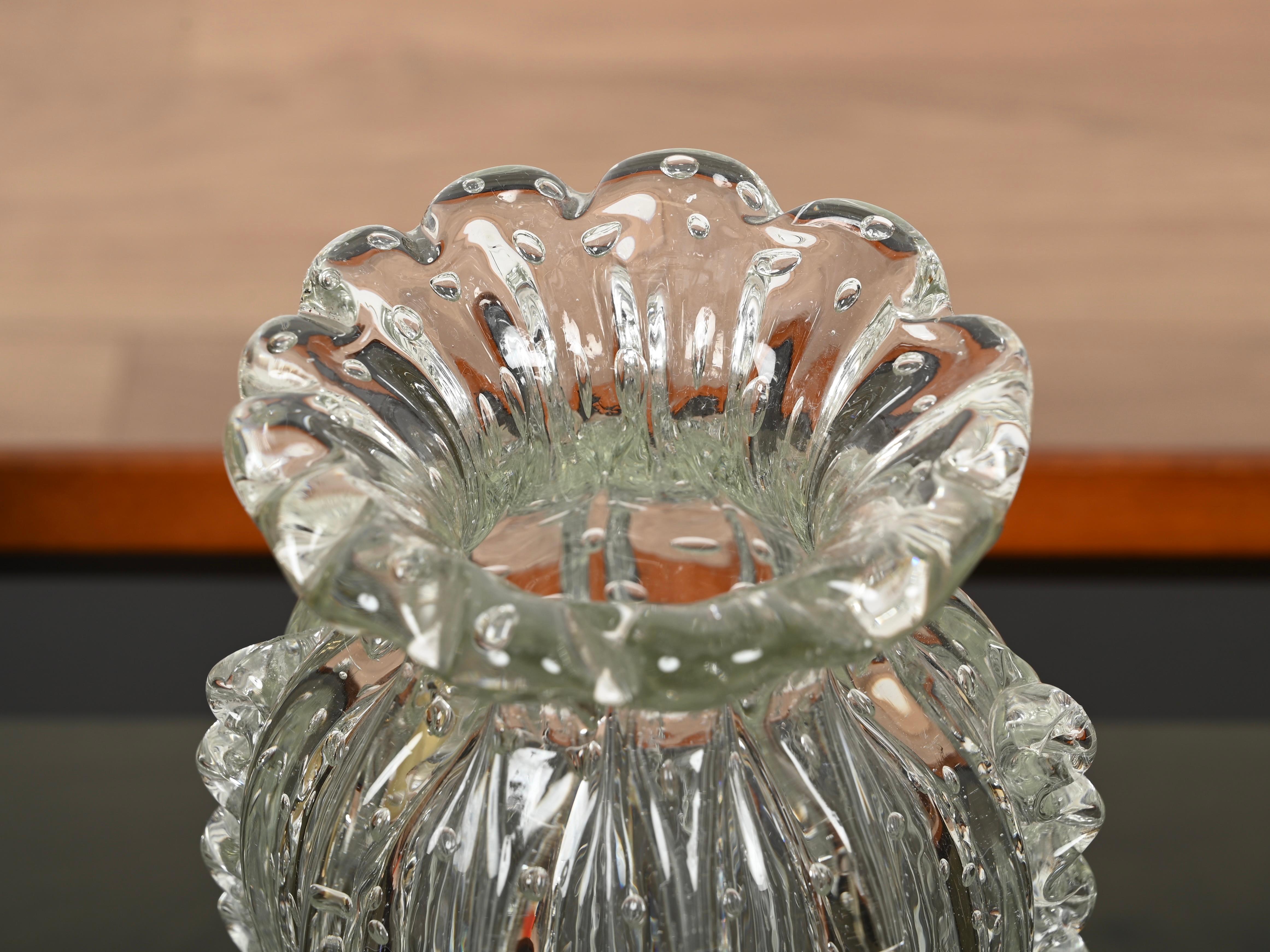 Große mundgeblasene Murano-Blumenvase „Bullicante“ aus geblasenem Glas von Barovier, Italien 1950er Jahre (Italienisch) im Angebot