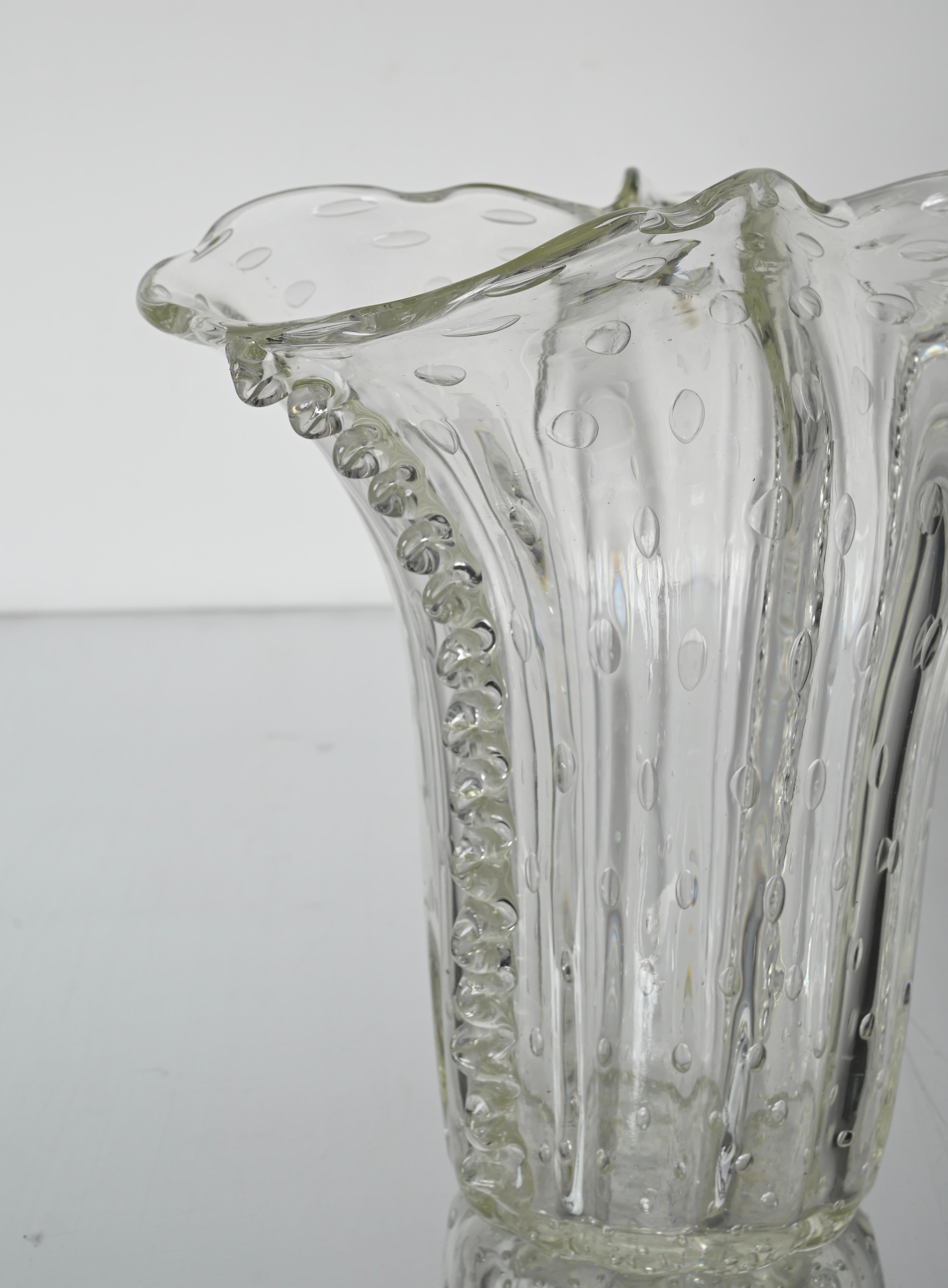 Große mundgeblasene Murano-Blumenvase „Bullicante“ aus geblasenem Glas von Barovier, Italien 1950er Jahre (Handgefertigt) im Angebot