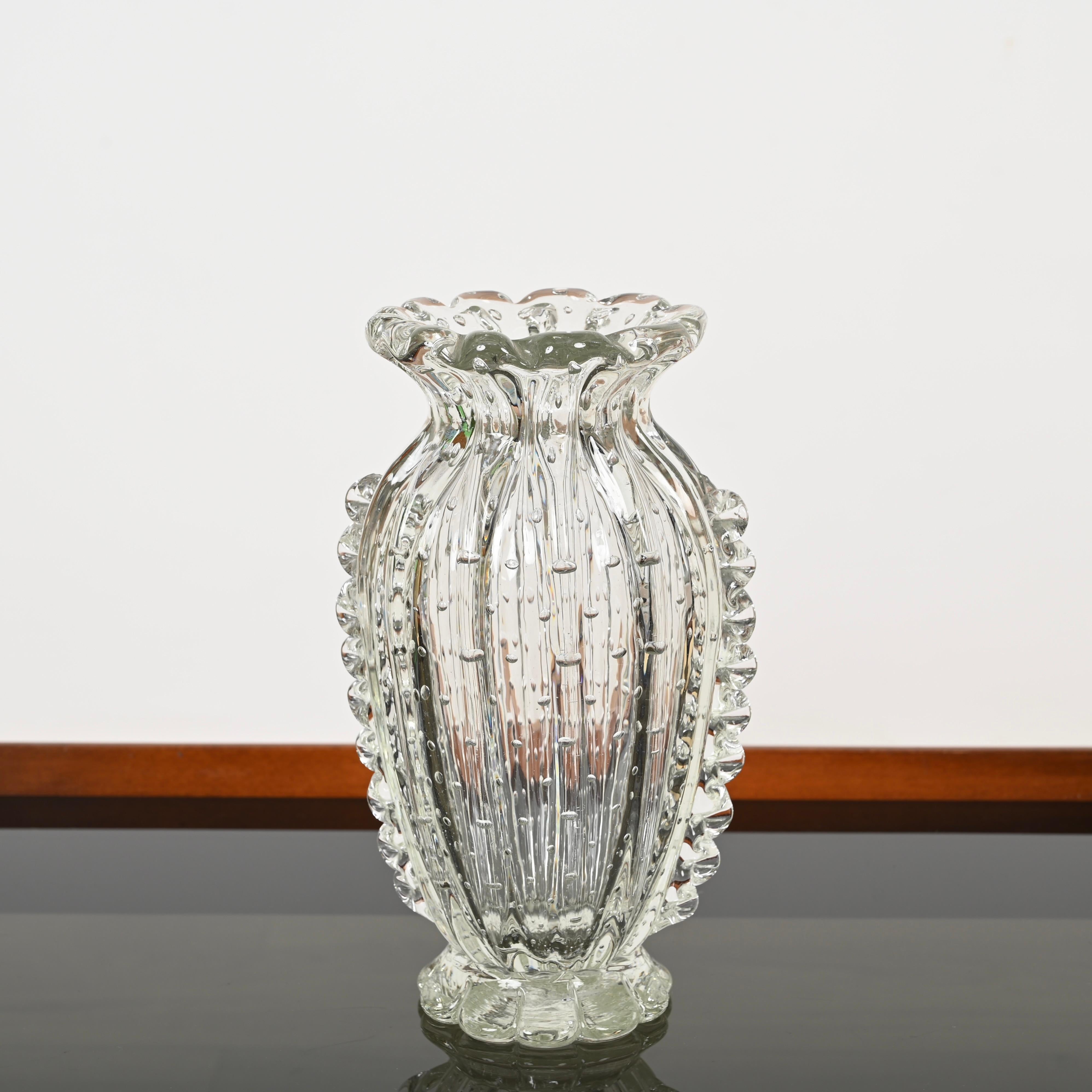 Große mundgeblasene Murano-Blumenvase „Bullicante“ aus geblasenem Glas von Barovier, Italien 1950er Jahre (Handgefertigt) im Angebot