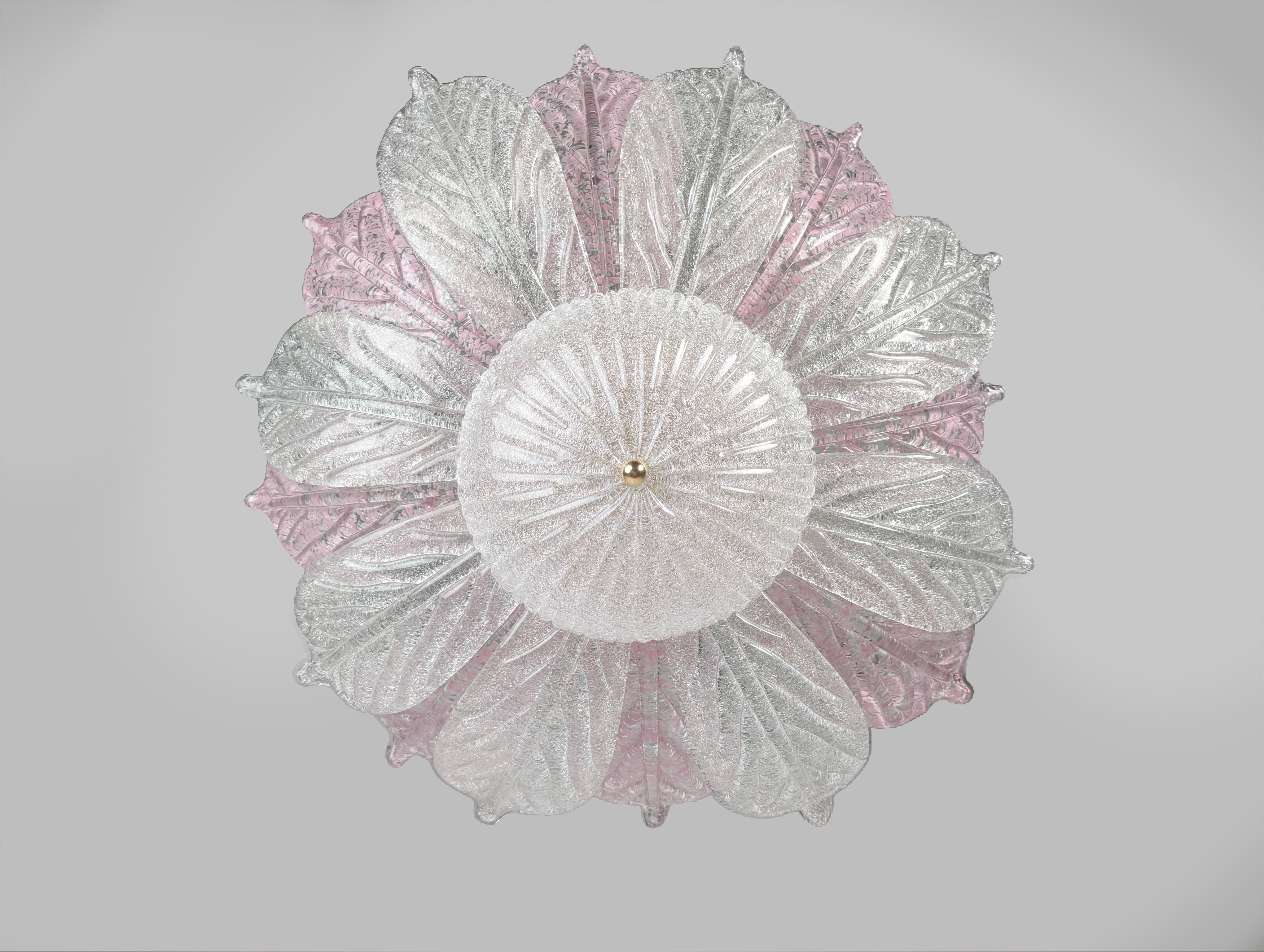 Fine XX secolo Grande lampada da soffitto di Murano in vetro rosa e bianco, Italia, anni '70 in vendita