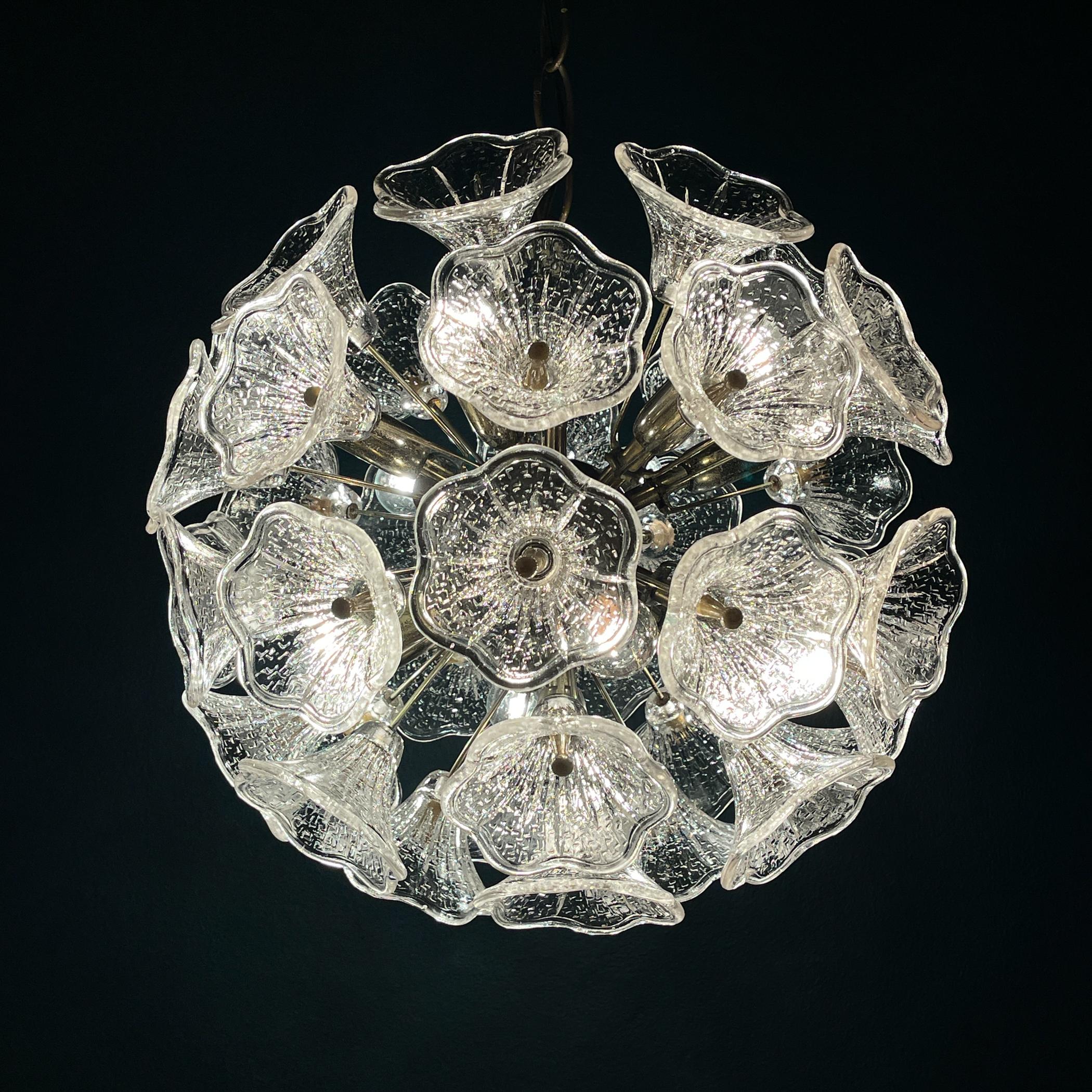 Gran araña de Murano Flower Sputnik de Paolo Venini para VeArt, Italia, años 60 Moderno de mediados de siglo en venta