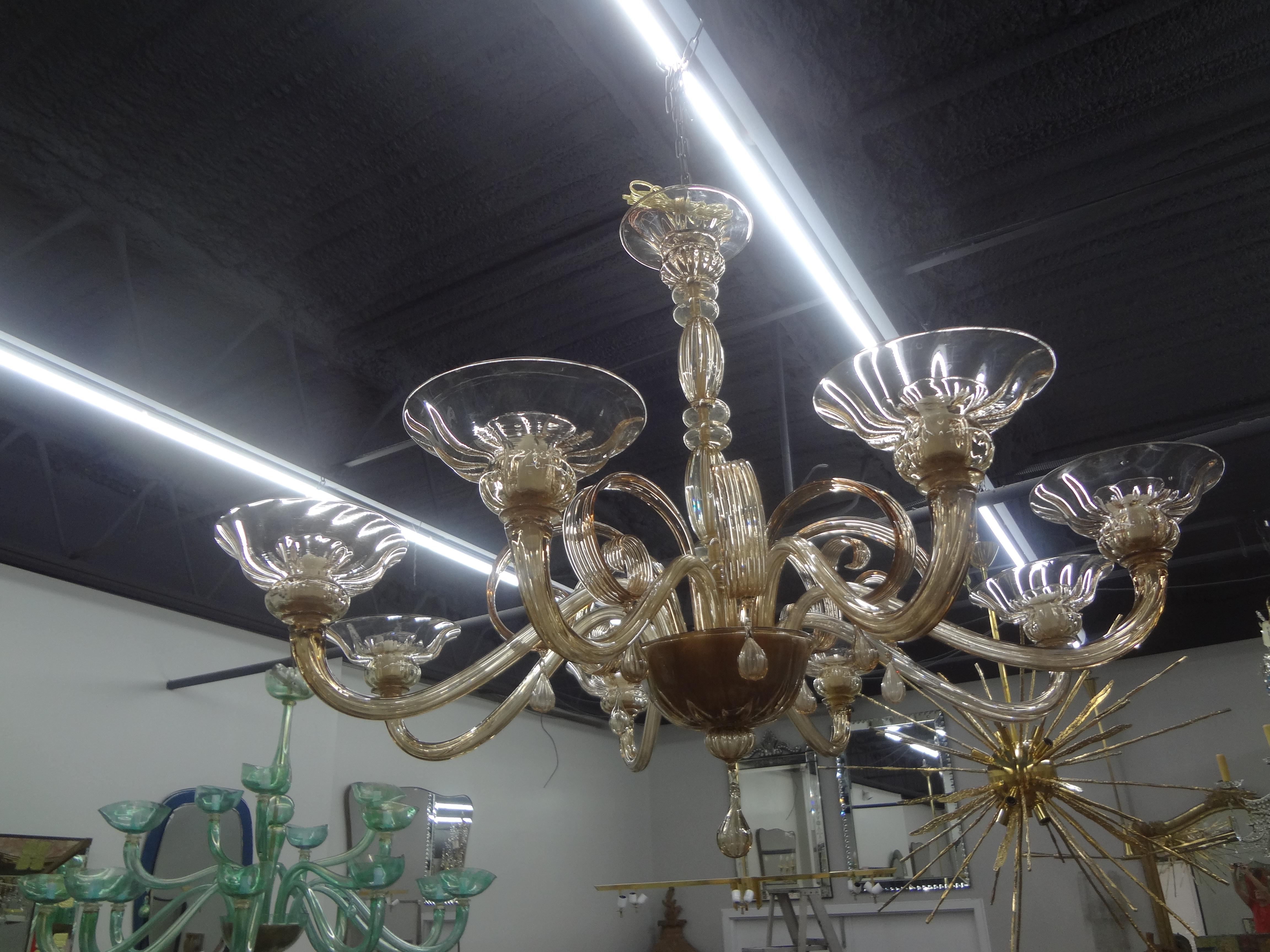 Large Murano Chandelier in Gold Glass Attributed to Venini For Sale 3