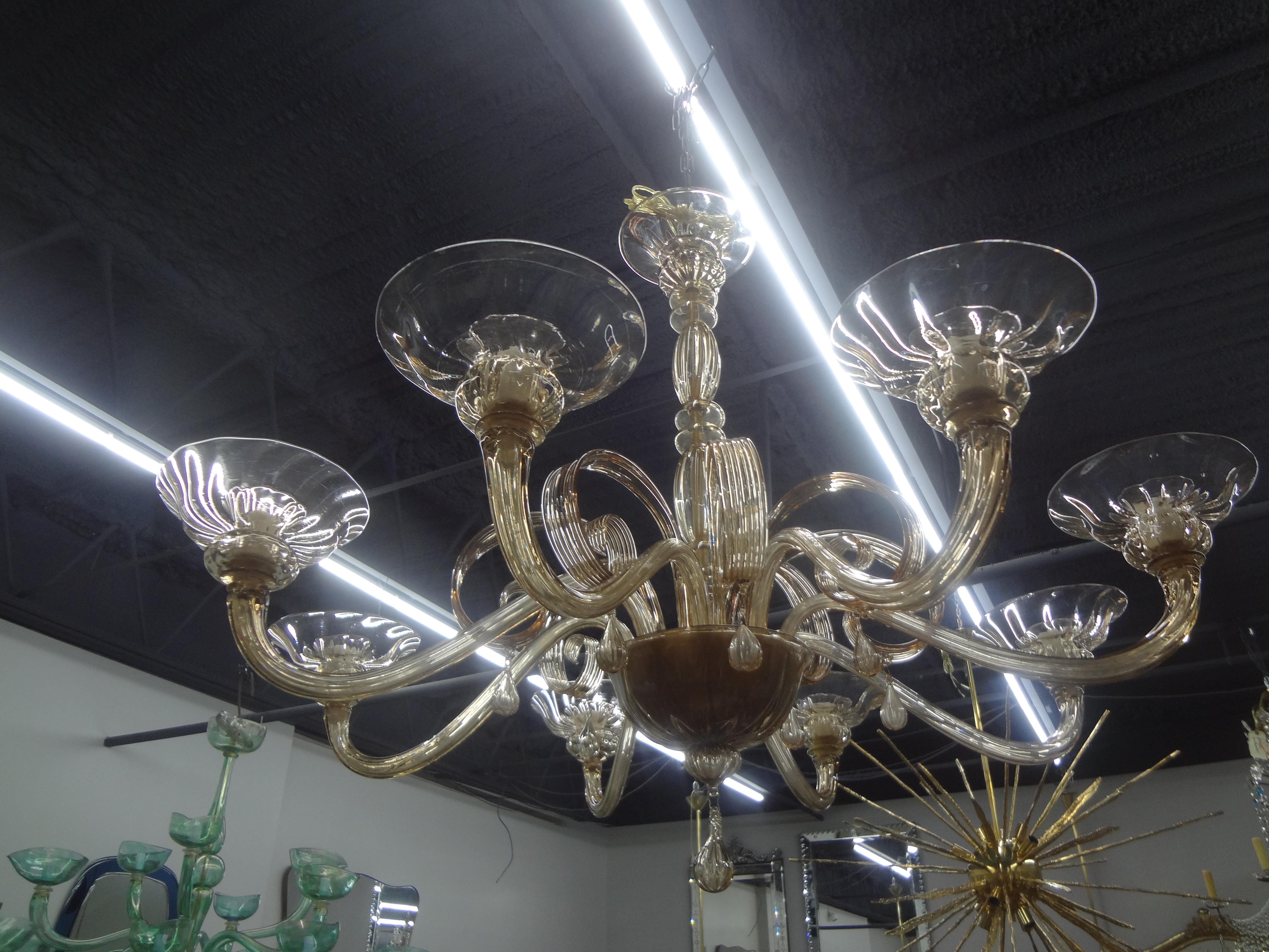 Large Murano Chandelier in Gold Glass Attributed to Venini For Sale 4