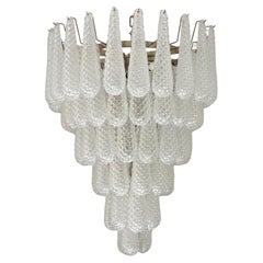Grande lampadario di Murano nello stile di Venini.