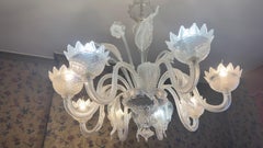 Grand lustre de Murano en verre soufflé transparent avec fleurs et feuilles