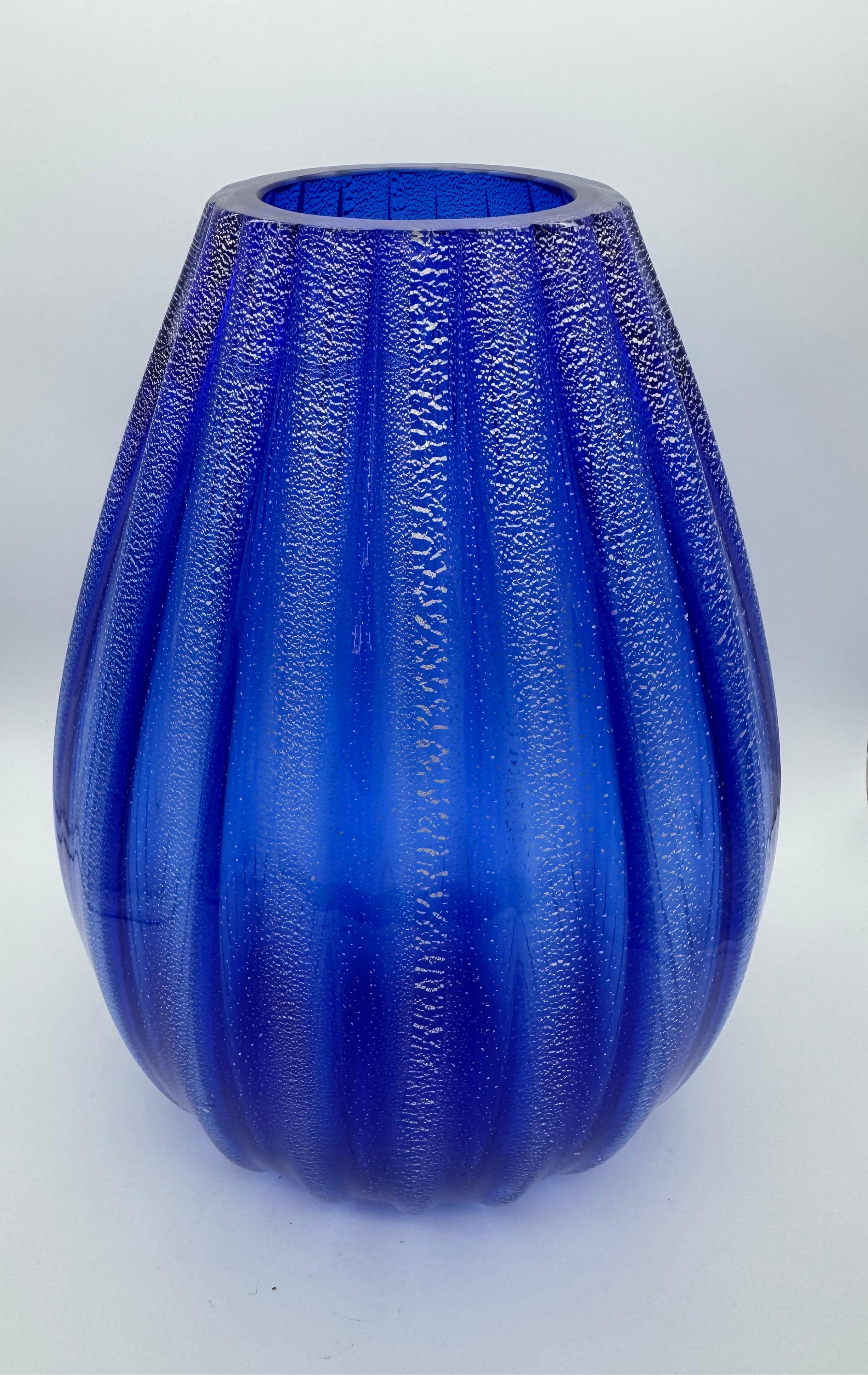 Large Murano Cobalt Blue Ribbed Vase with Silver Leaf Detailing For Sale 1