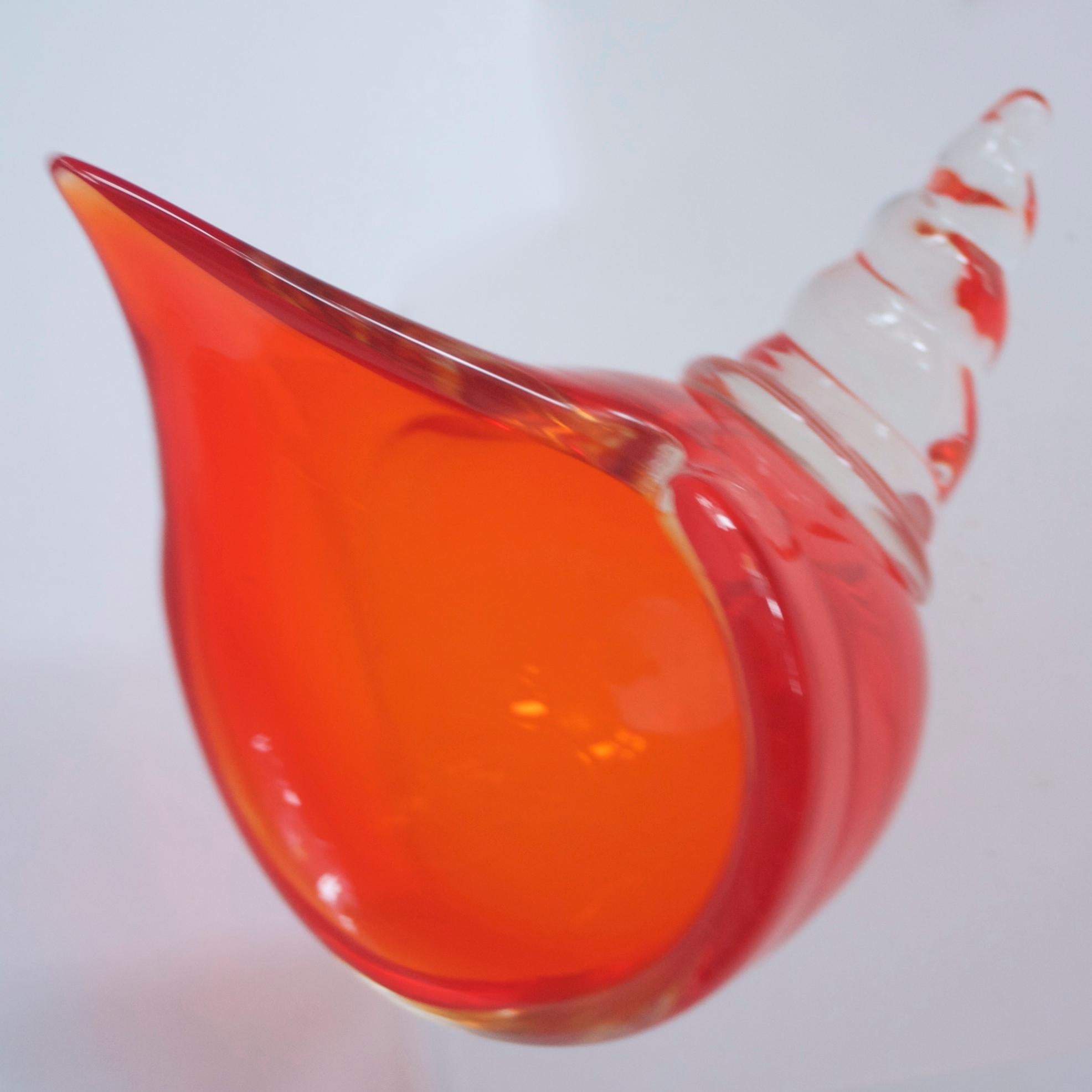 Mid-Century Modern Large Murano Conch Shell in the Style of Alfredo Barbini, 1970s For Sale