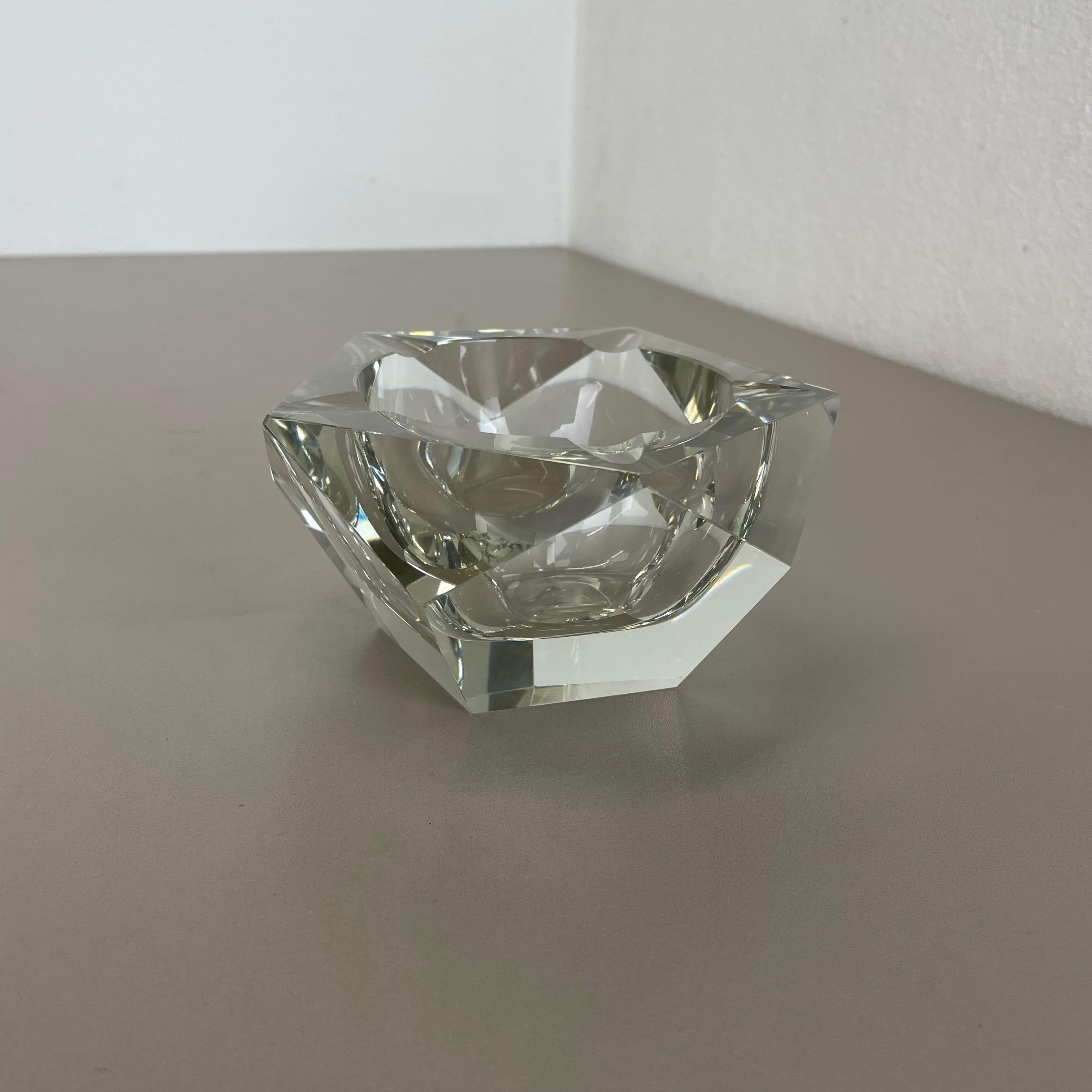 Large Murano Faceted Diamond Lucid Bowl Ashtray Element, Italy, 1970s In Good Condition For Sale In Kirchlengern, DE
