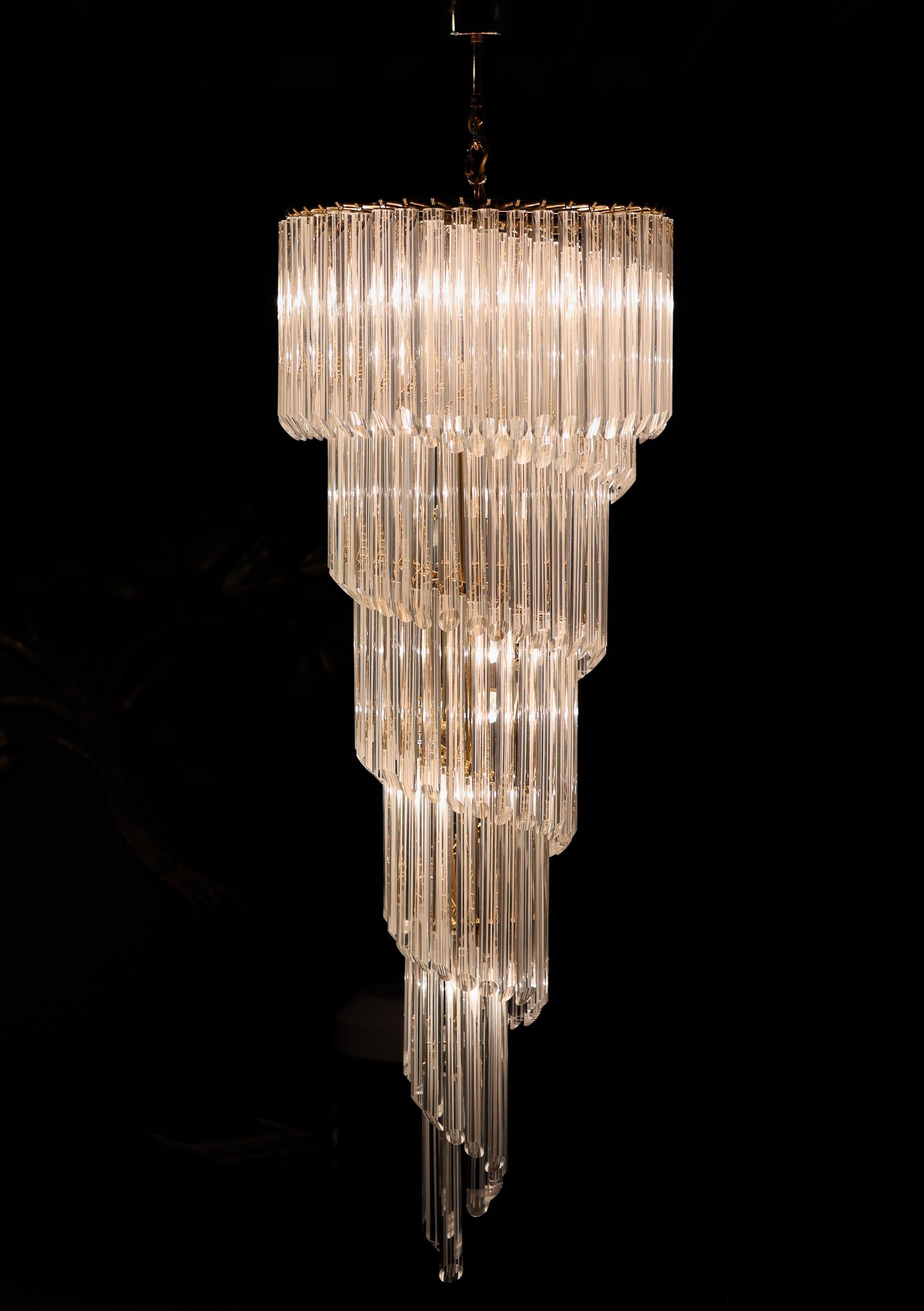 Mid-Century moderno Grande lampadario a spirale in vetro di Murano Filigrana - Opulenza italiana di metà secolo in vendita