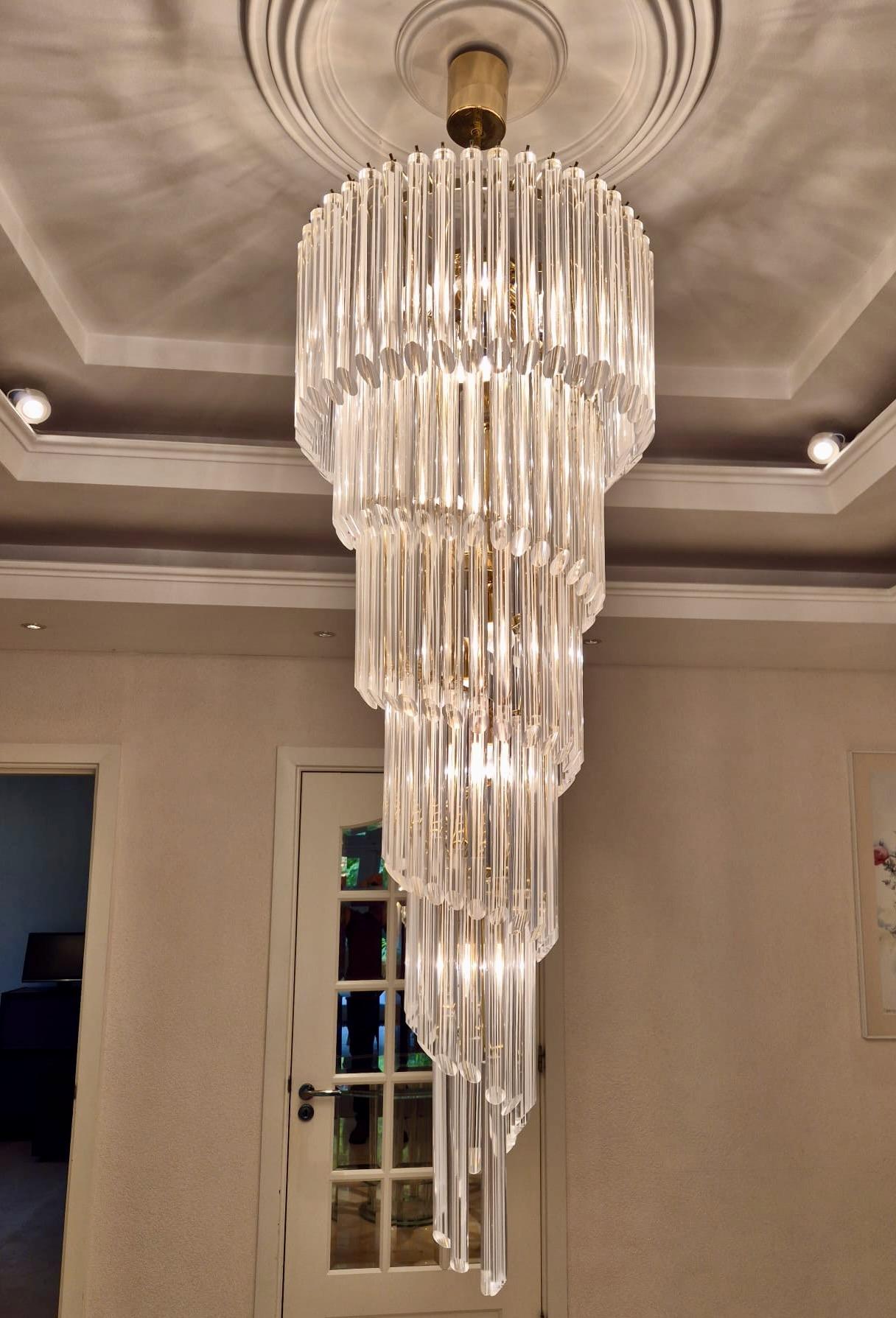 Gran araña en espiral de cristal de Murano Filigrana - Opulencia italiana de mediados de siglo en venta 1