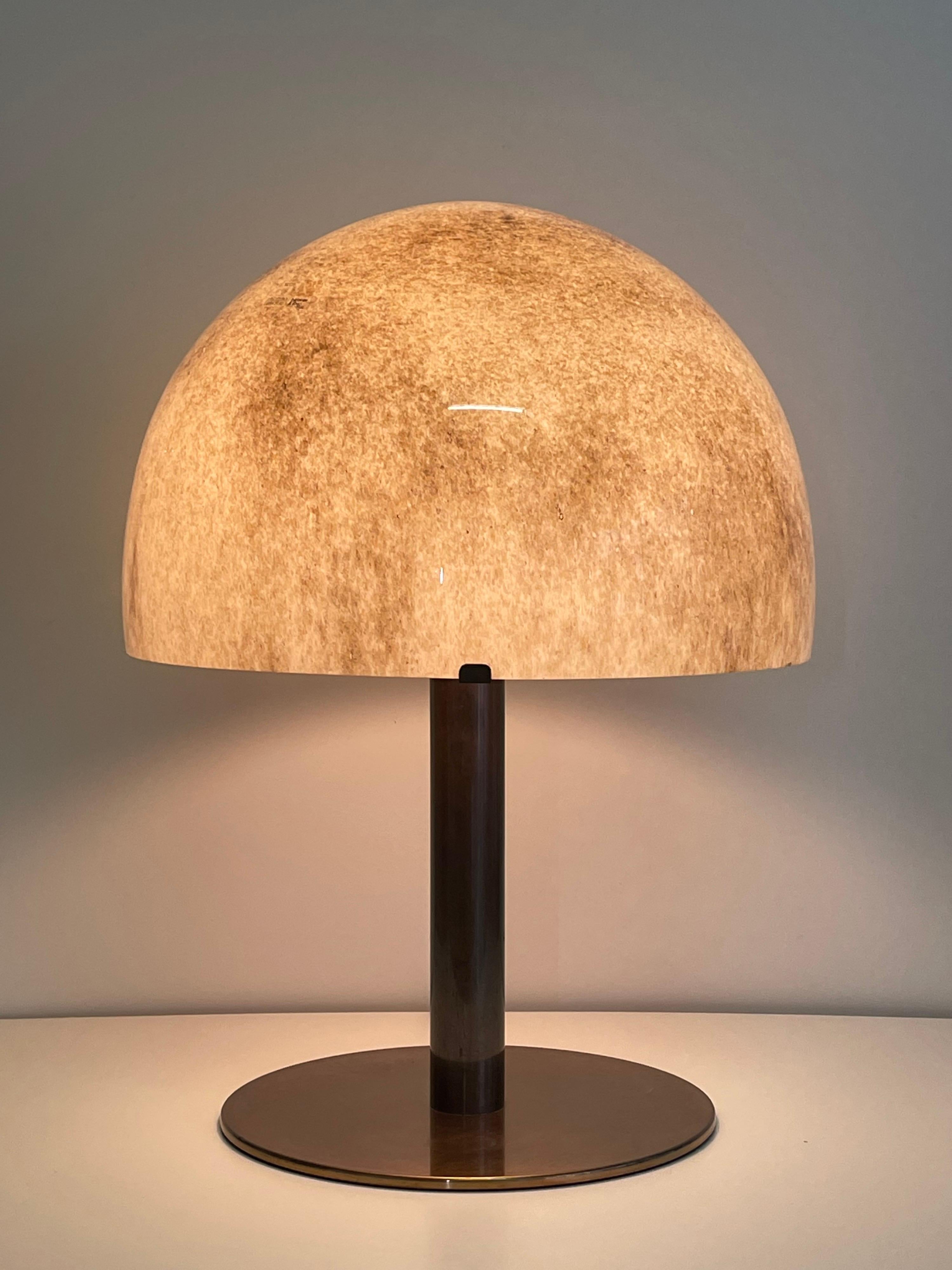 A very rare and stunning mid -century Murano glass mushroom table lamp by Barovier& Toso, Italy, circa 1960s.
Socket: one x e27 for standard screw bulbs.



 
