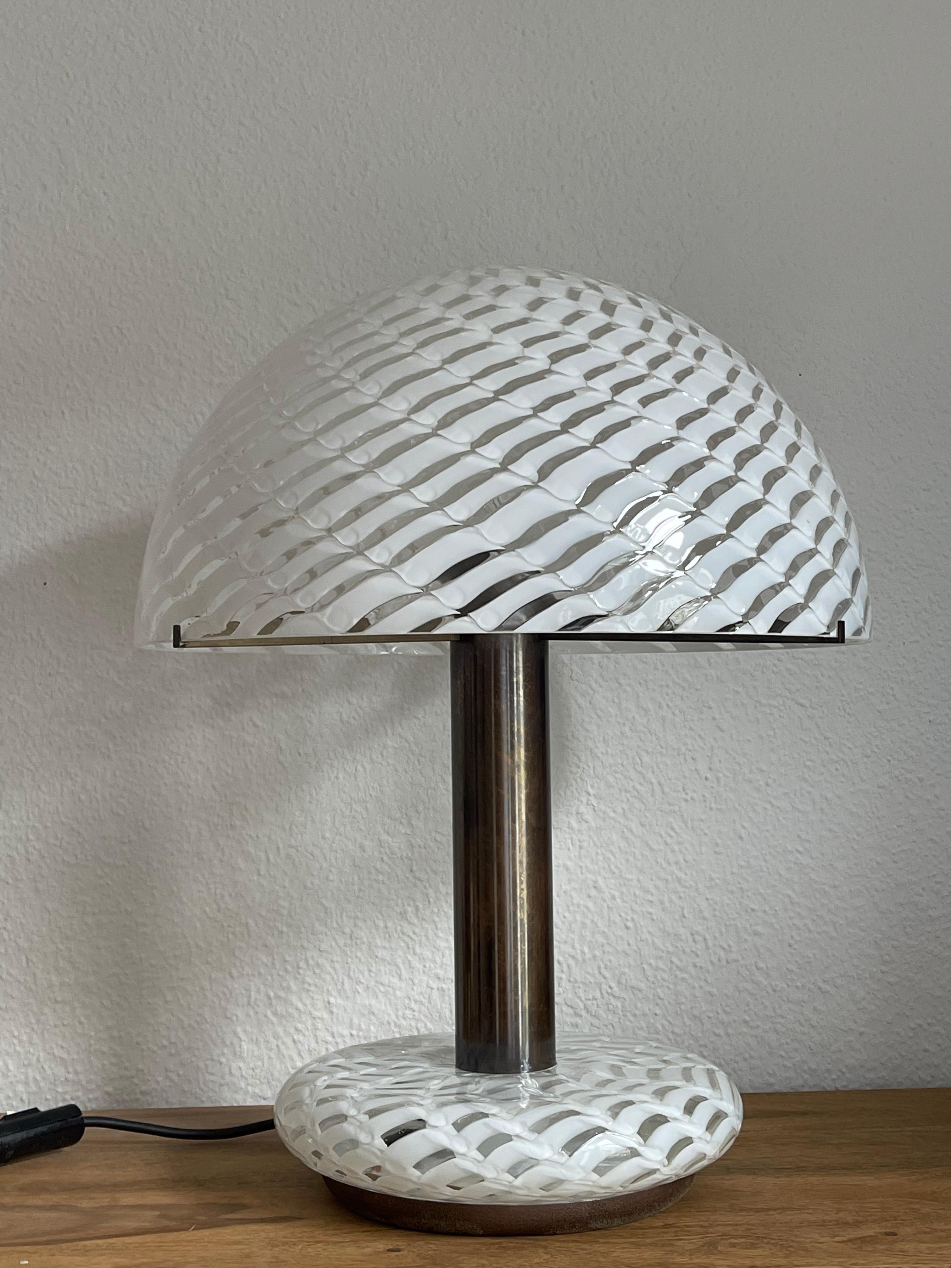 Large Murano Glas and Brass Mushroom Table Lamp by Venini, ca. 1960s For Sale 5