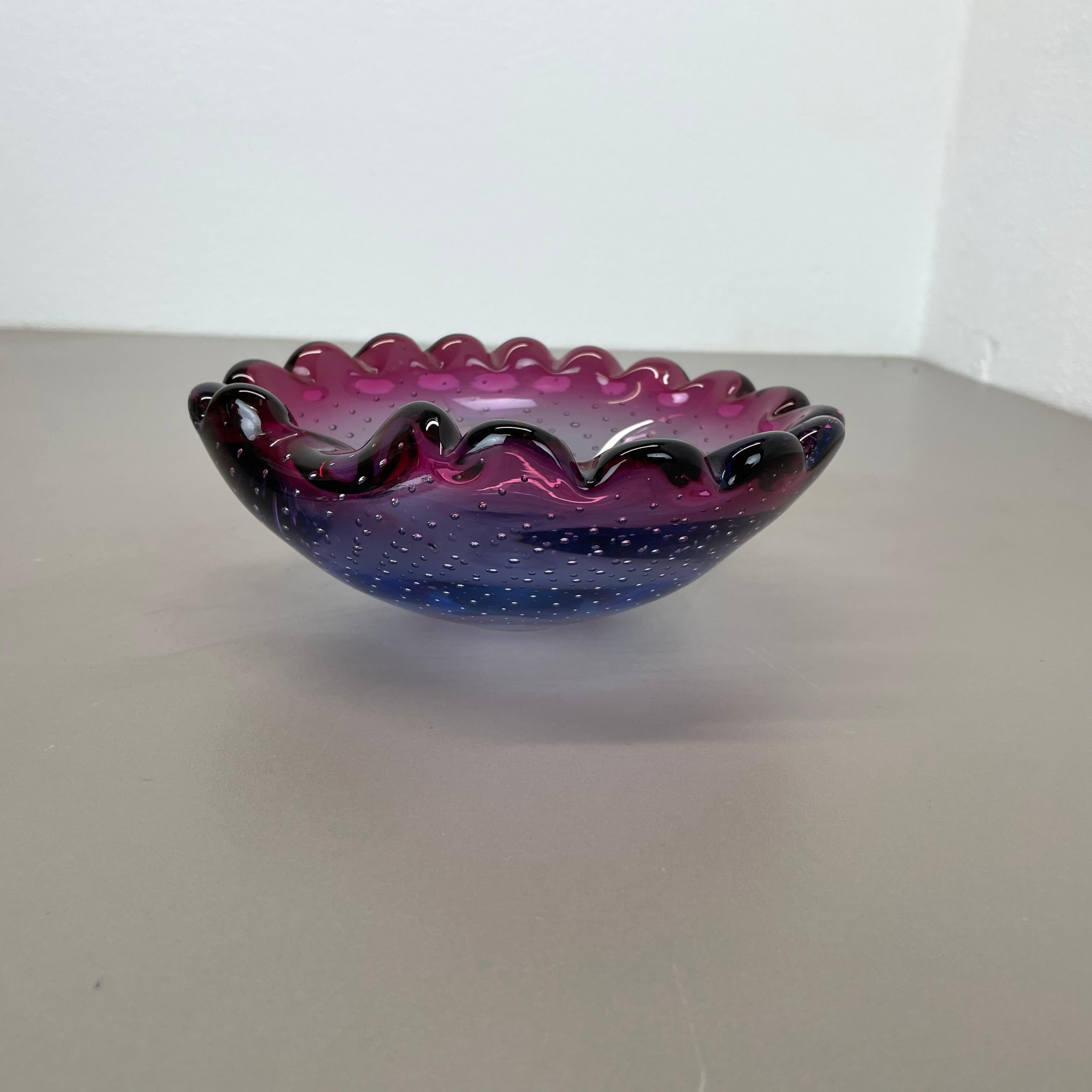 Large Murano Glass 1.2kg Bullicante PINK Bubble Bowl Element Shell, Italy, 1970s In Good Condition For Sale In Kirchlengern, DE