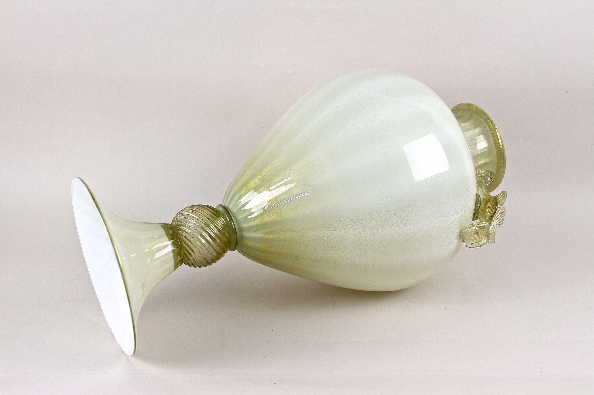 Large Murano Glass Amphora Vase by Gabbiani Venezia, Gold Infused, Italy 2000 For Sale 13