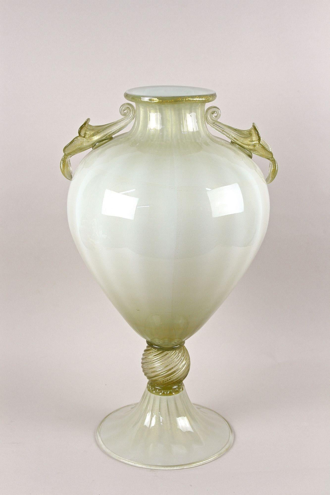 Large Murano Glass Amphora Vase by Gabbiani Venezia, Gold Infused, Italy 2000 For Sale 14