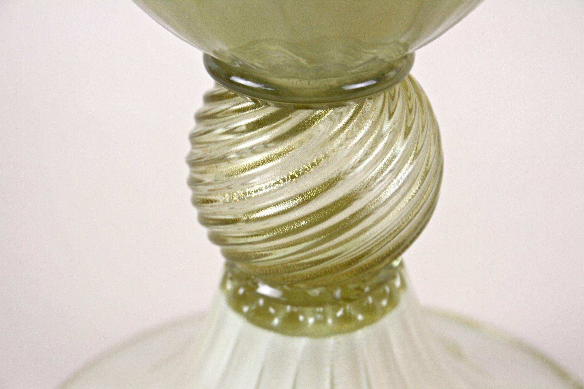 Large Murano Glass Amphora Vase by Gabbiani Venezia, Gold Infused, Italy 2000 For Sale 2