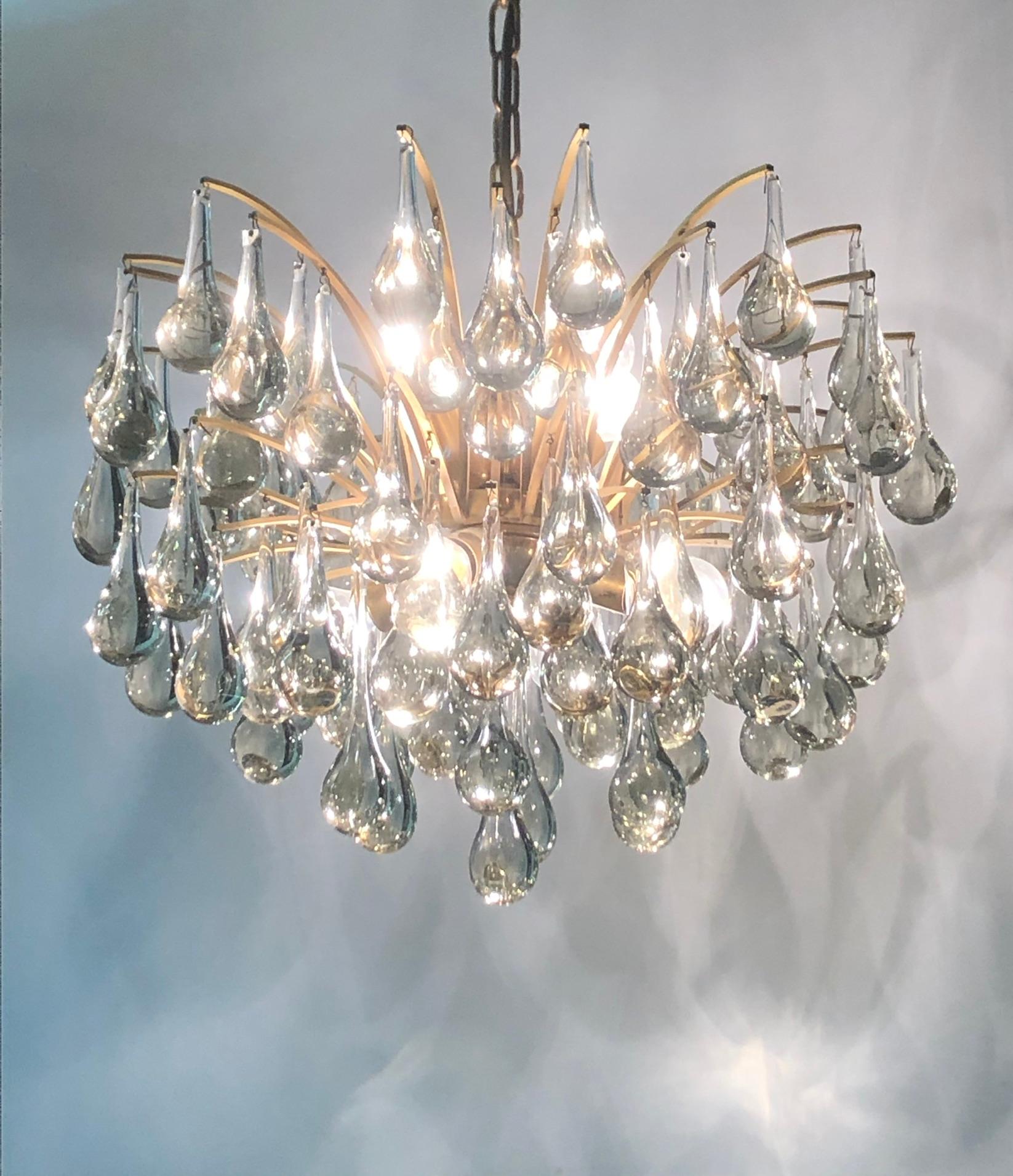 Hollywood Regency Large Murano Glass and Brass Tear Drop Chandelier by E. Palme, circa 1970s For Sale