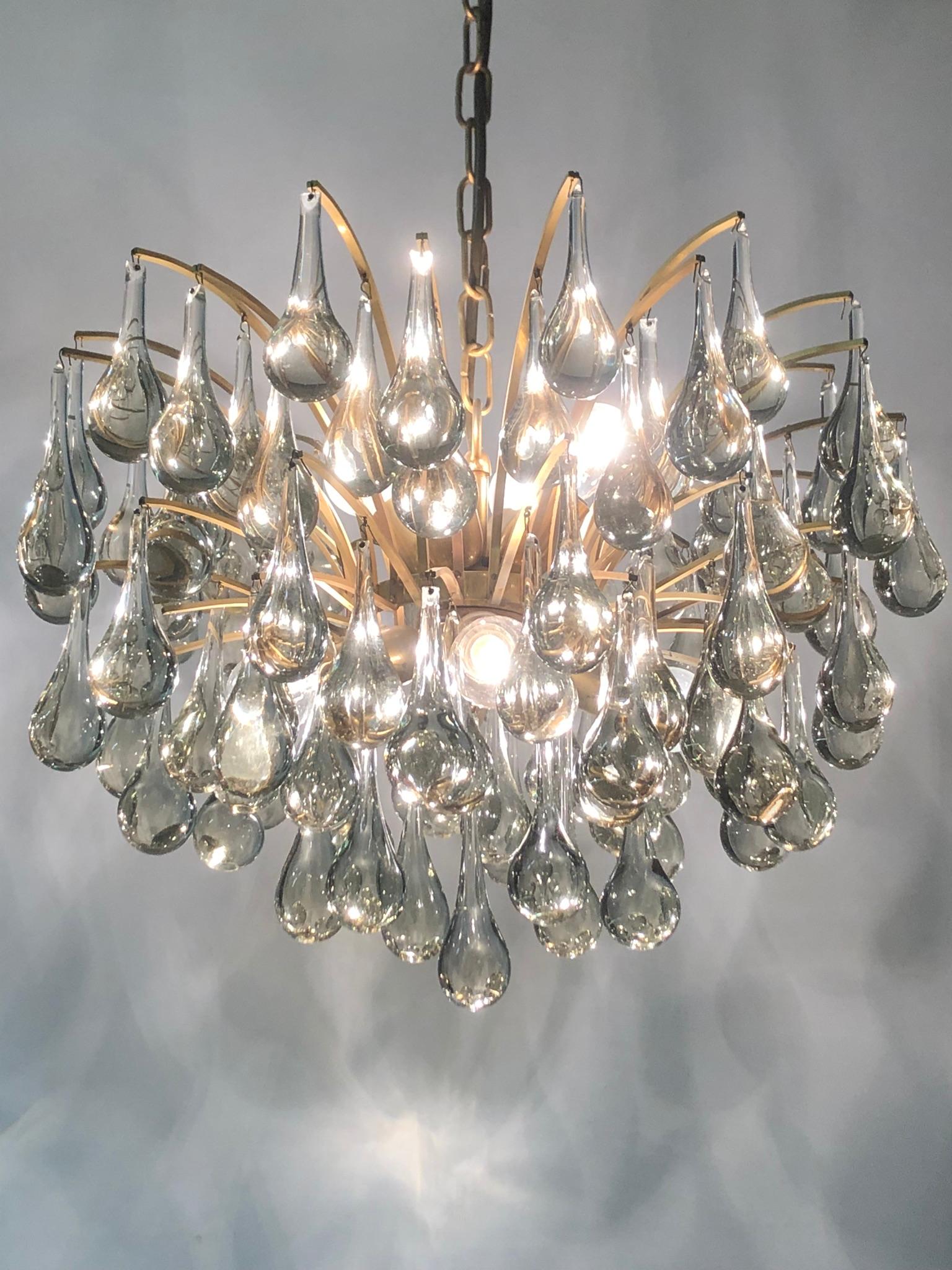 Large Murano Glass and Brass Tear Drop Chandelier by E. Palme, circa 1970s In Good Condition For Sale In Wiesbaden, Hessen