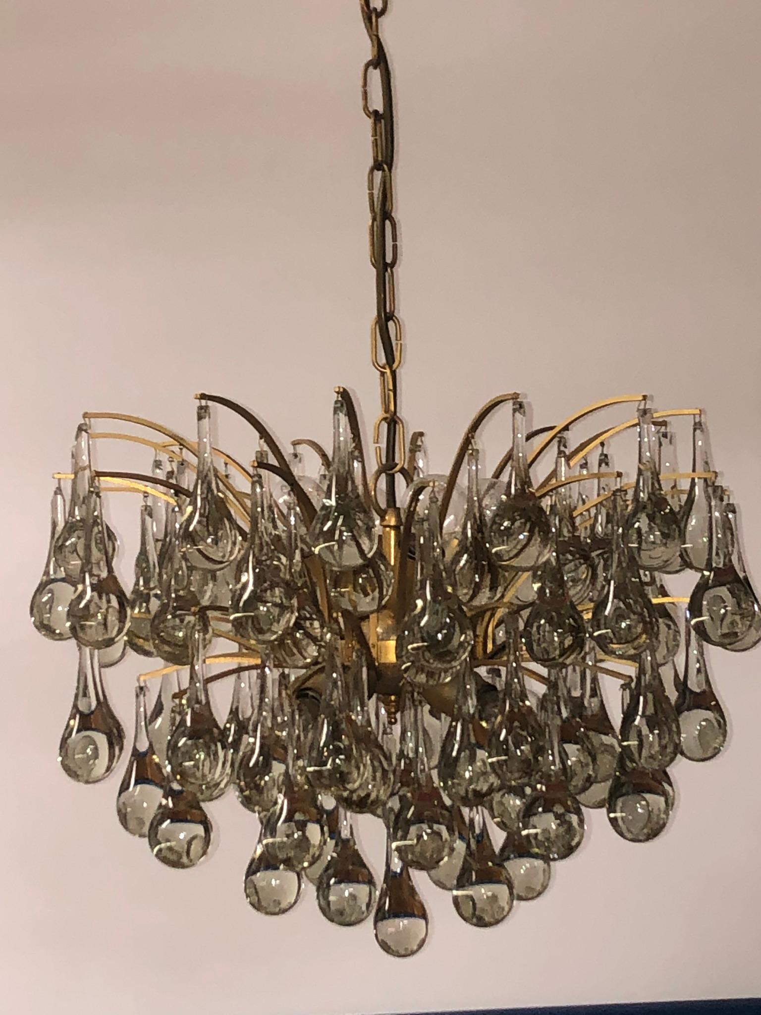 Late 20th Century Large Murano Glass and Brass Tear Drop Chandelier by E. Palme, circa 1970s For Sale