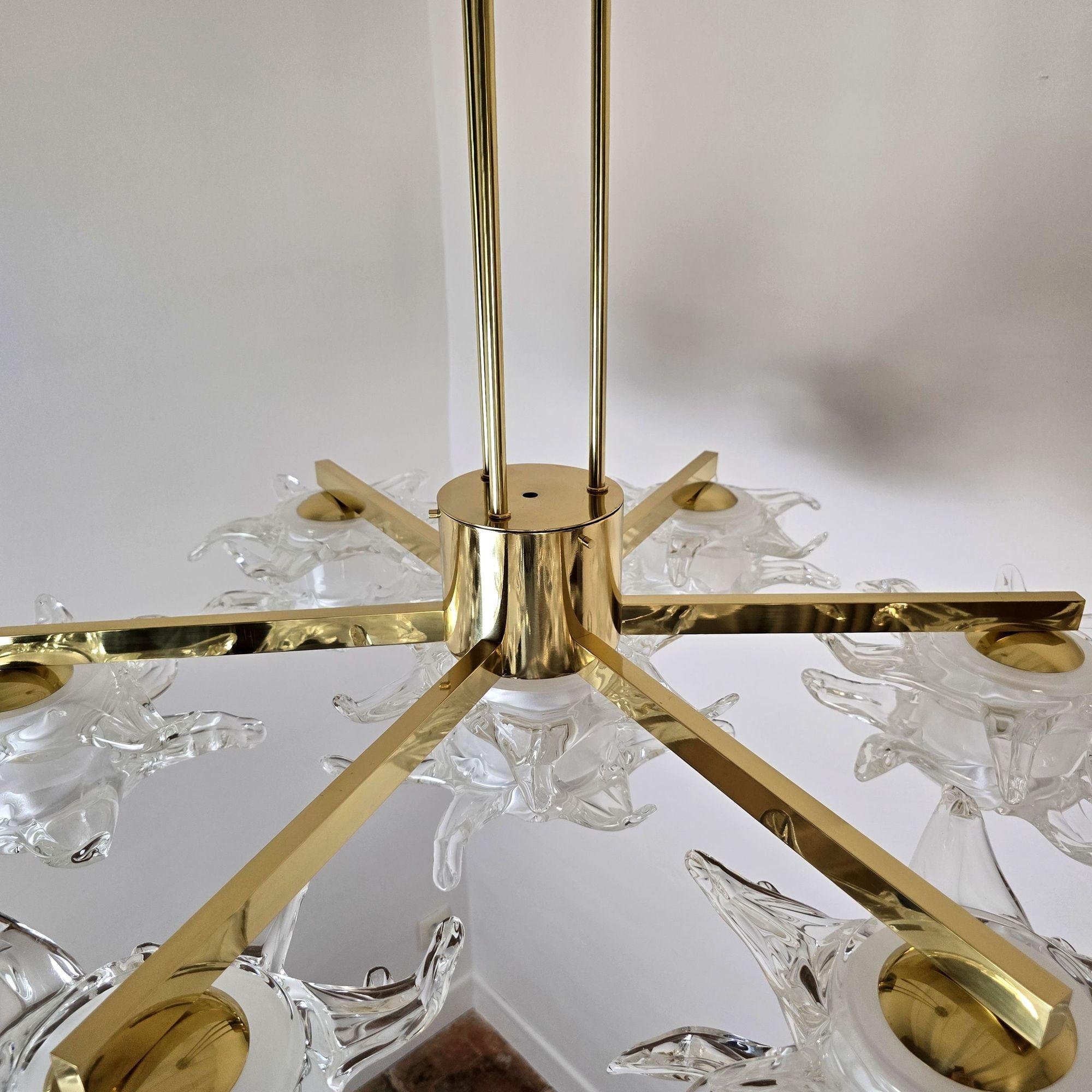 Grand lustre en verre de Murano et laiton en vente 3