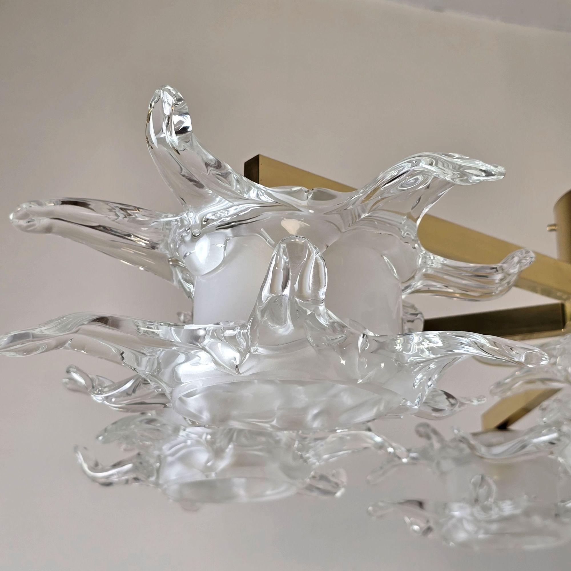 Grand lustre en verre de Murano et laiton en vente 5