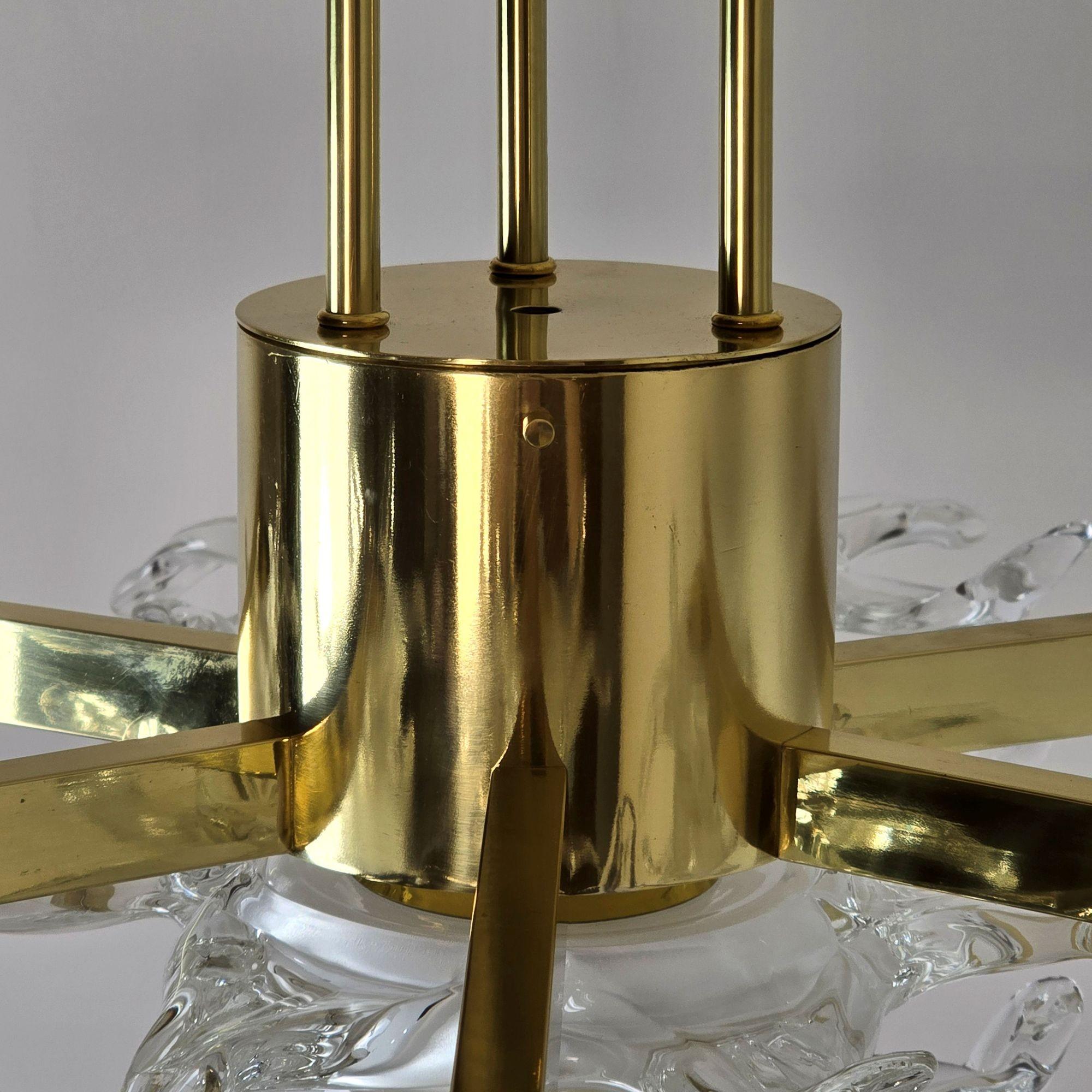 Grand lustre en verre de Murano et laiton en vente 7