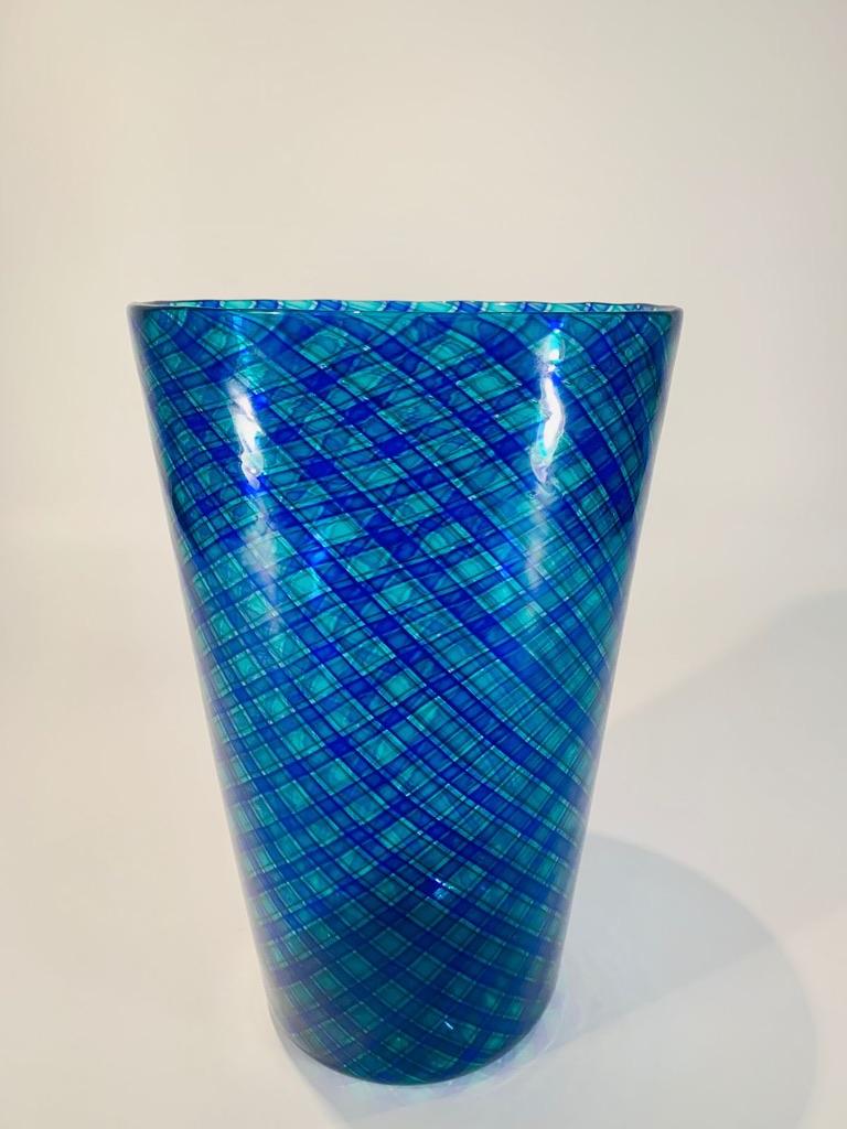 Large Murano glass attributed to Venini blue and green circa 1950 vase. In Good Condition For Sale In Rio De Janeiro, RJ