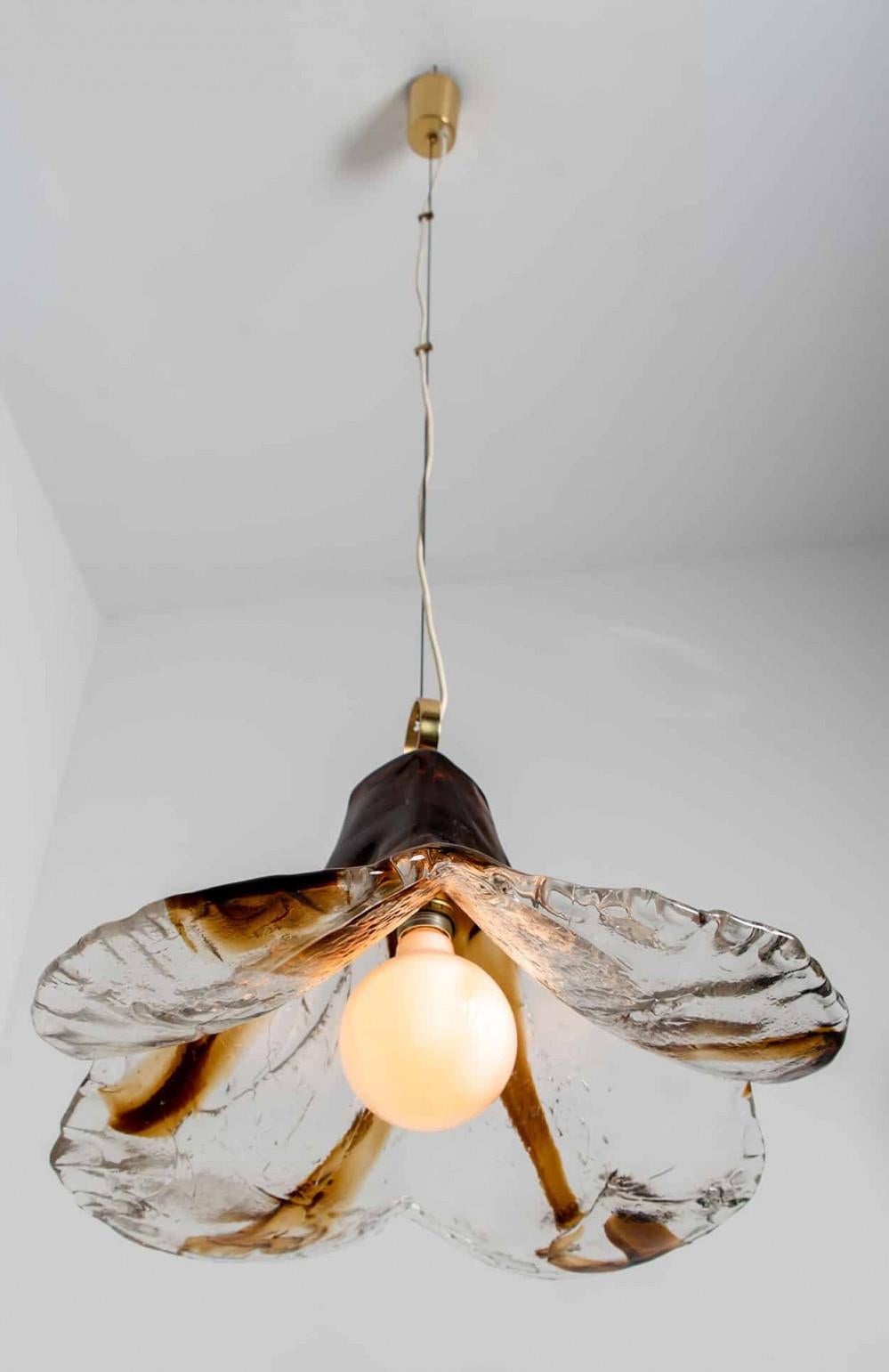 Grande lampadario a fiore marrone in vetro di Murano di Kalmar, Austria, 1970 in vendita 3