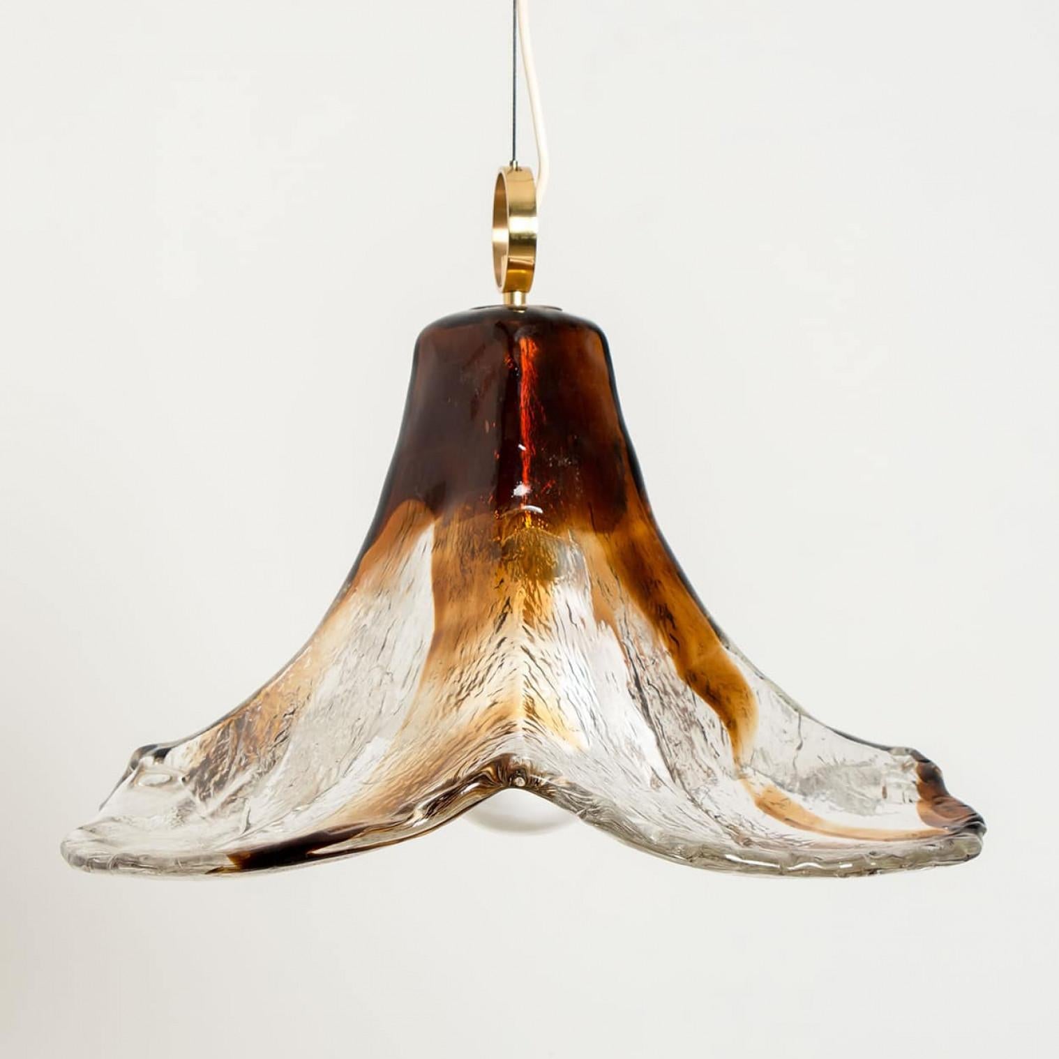Grande lampadario a fiore marrone in vetro di Murano di Kalmar, Austria, 1970 in vendita 4