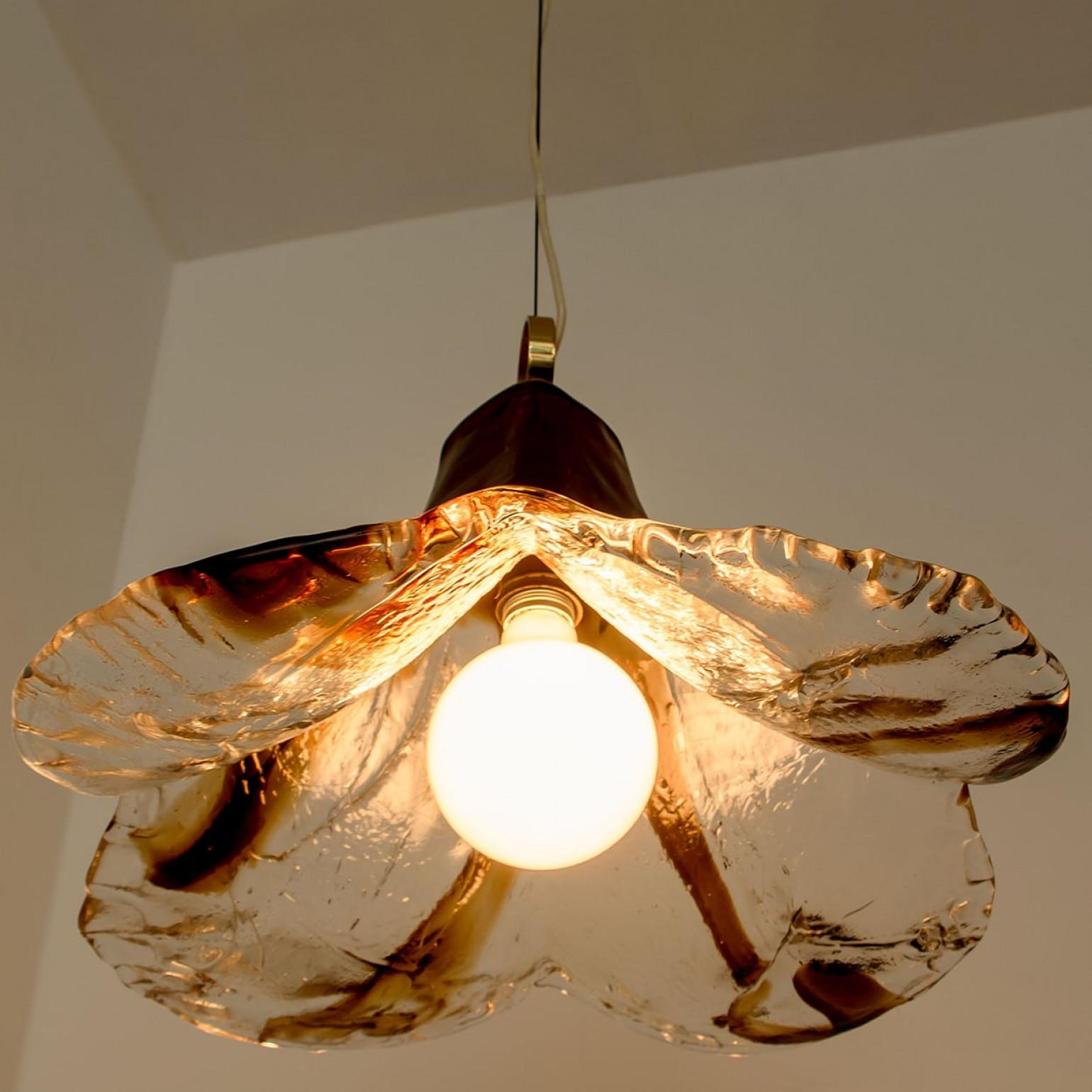 Grande lampadario a fiore marrone in vetro di Murano di Kalmar, Austria, 1970 in vendita 1