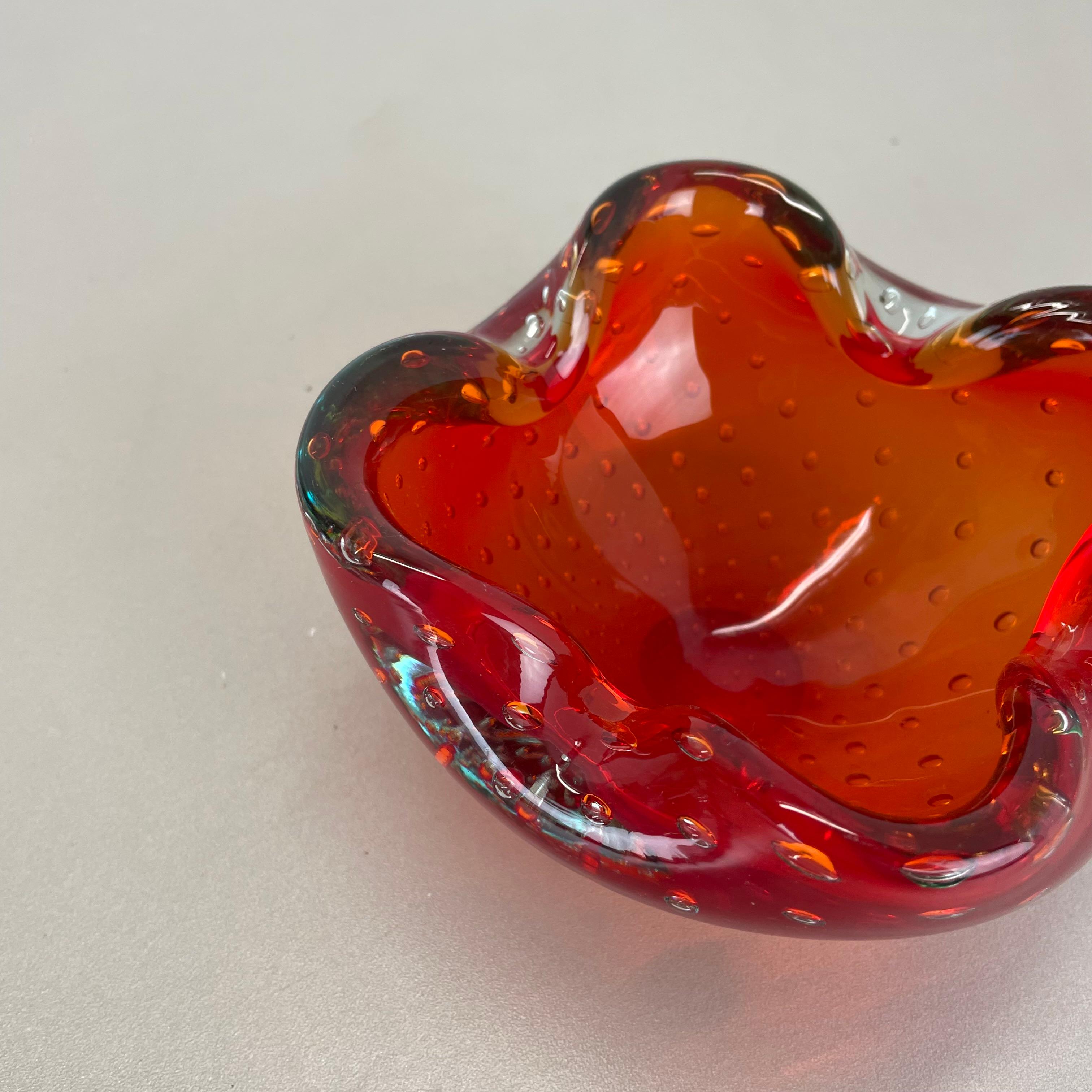 Italian Large Murano Glass Bullicante red Bubble Bowl Element Shell Italy 1970 For Sale