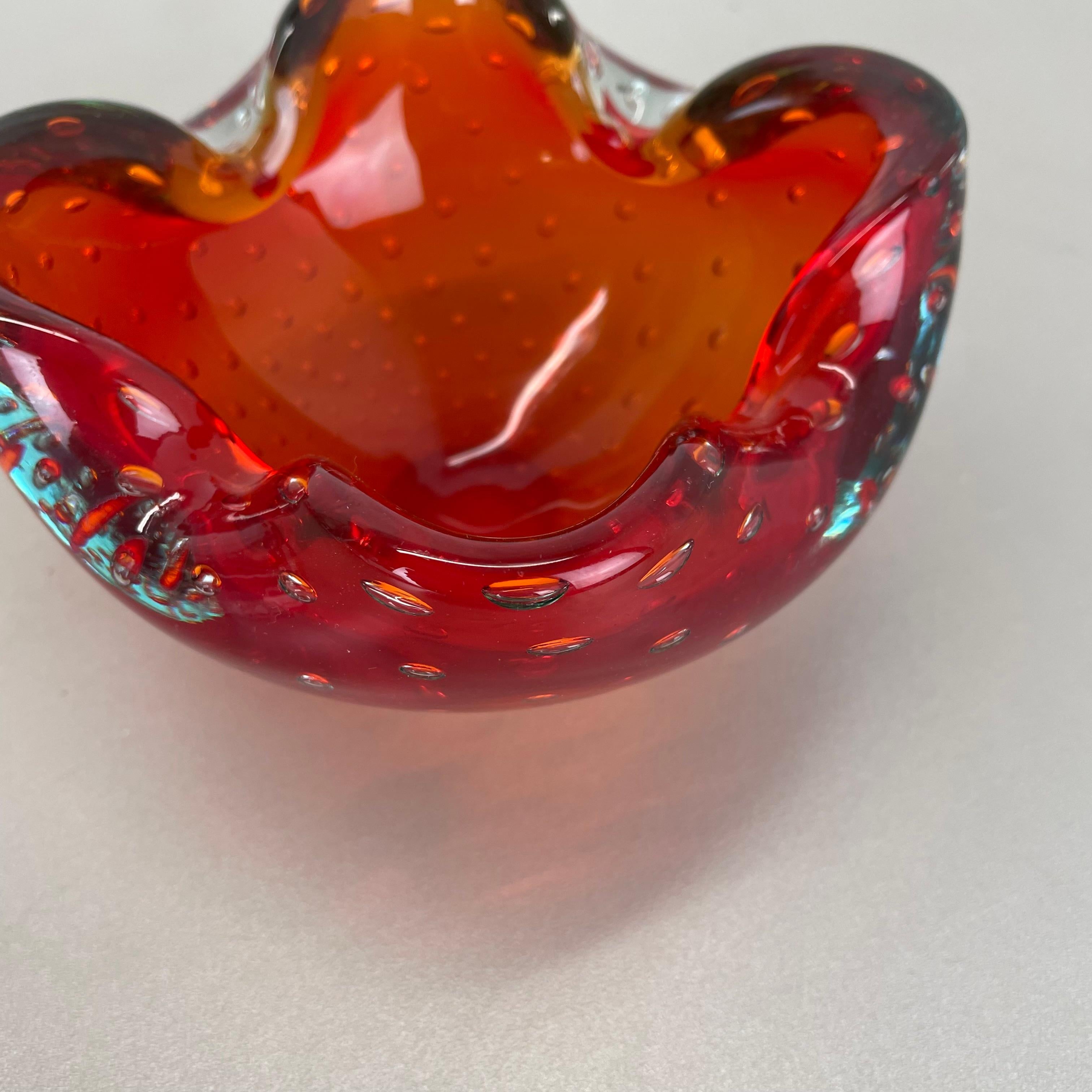 Large Murano Glass Bullicante red Bubble Bowl Element Shell Italy 1970 In Good Condition For Sale In Kirchlengern, DE
