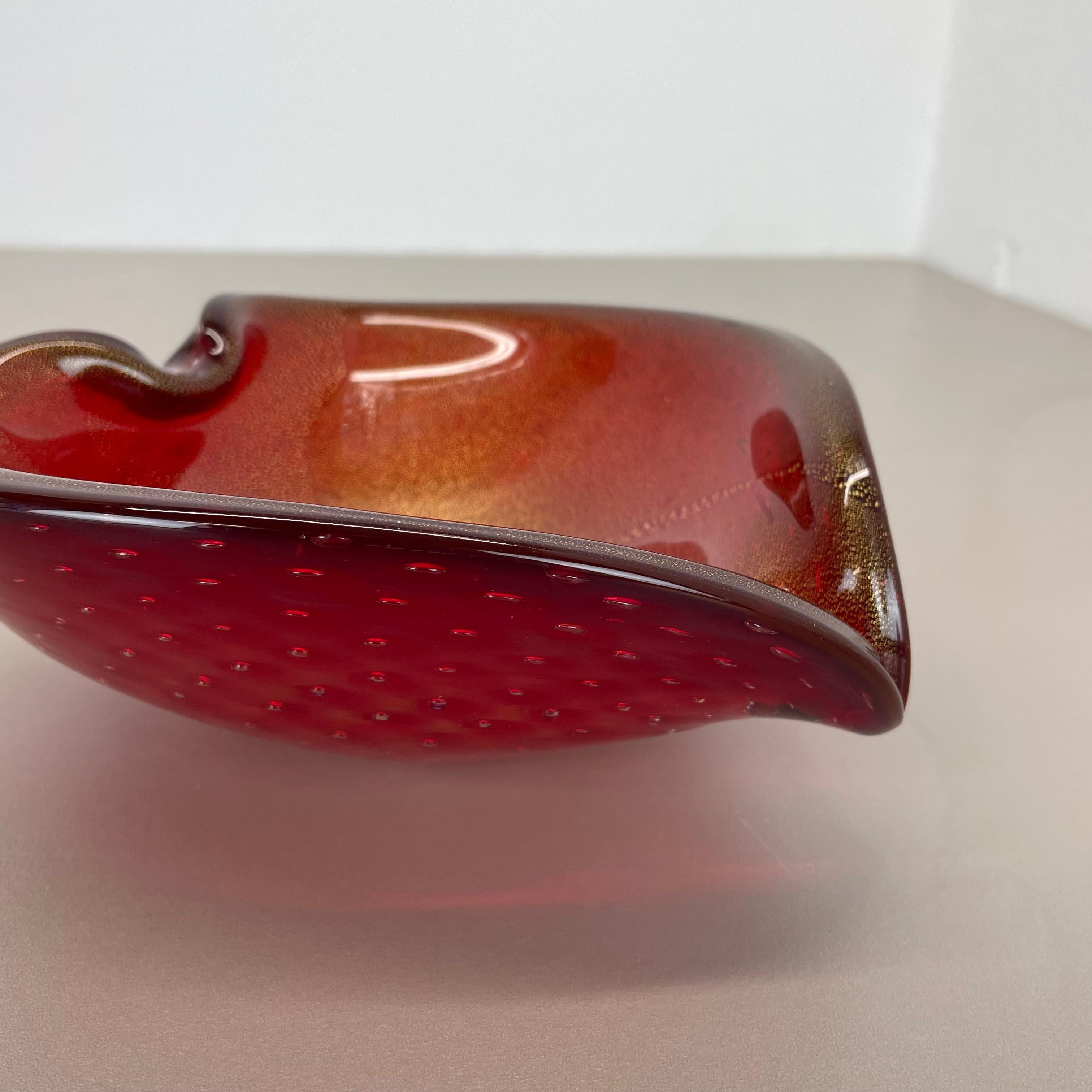 Grand bol bullicante en verre de Murano rouge-or coquillage Italie 1970 en vente 4