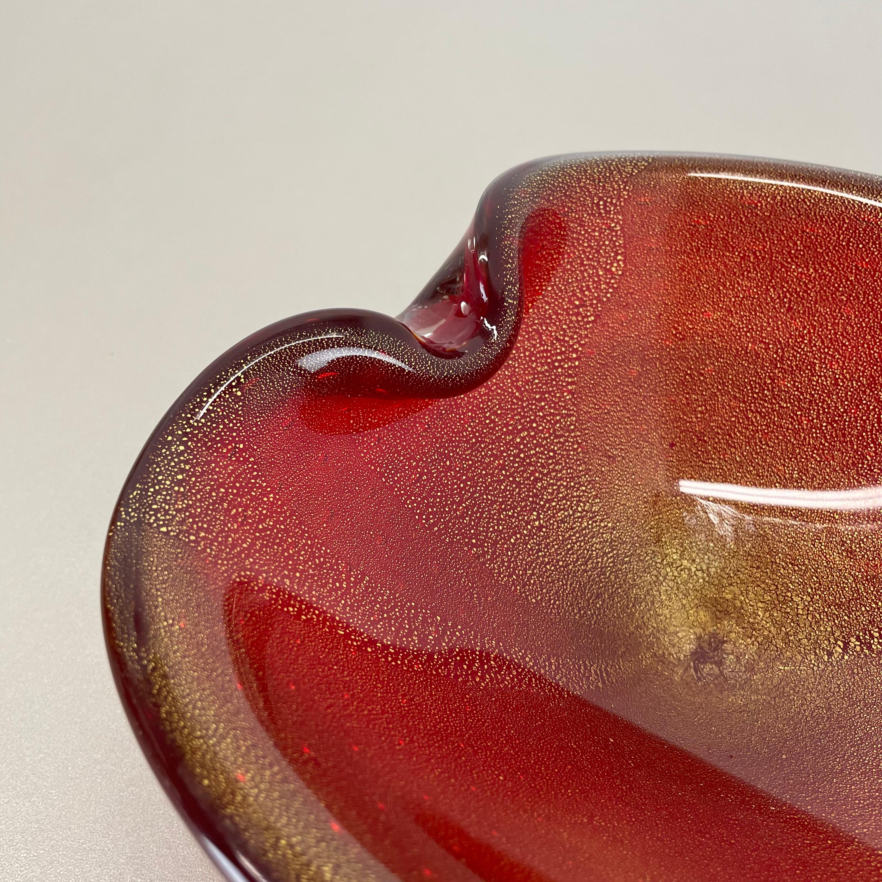 Grand bol bullicante en verre de Murano rouge-or coquillage Italie 1970 Bon état - En vente à Kirchlengern, DE