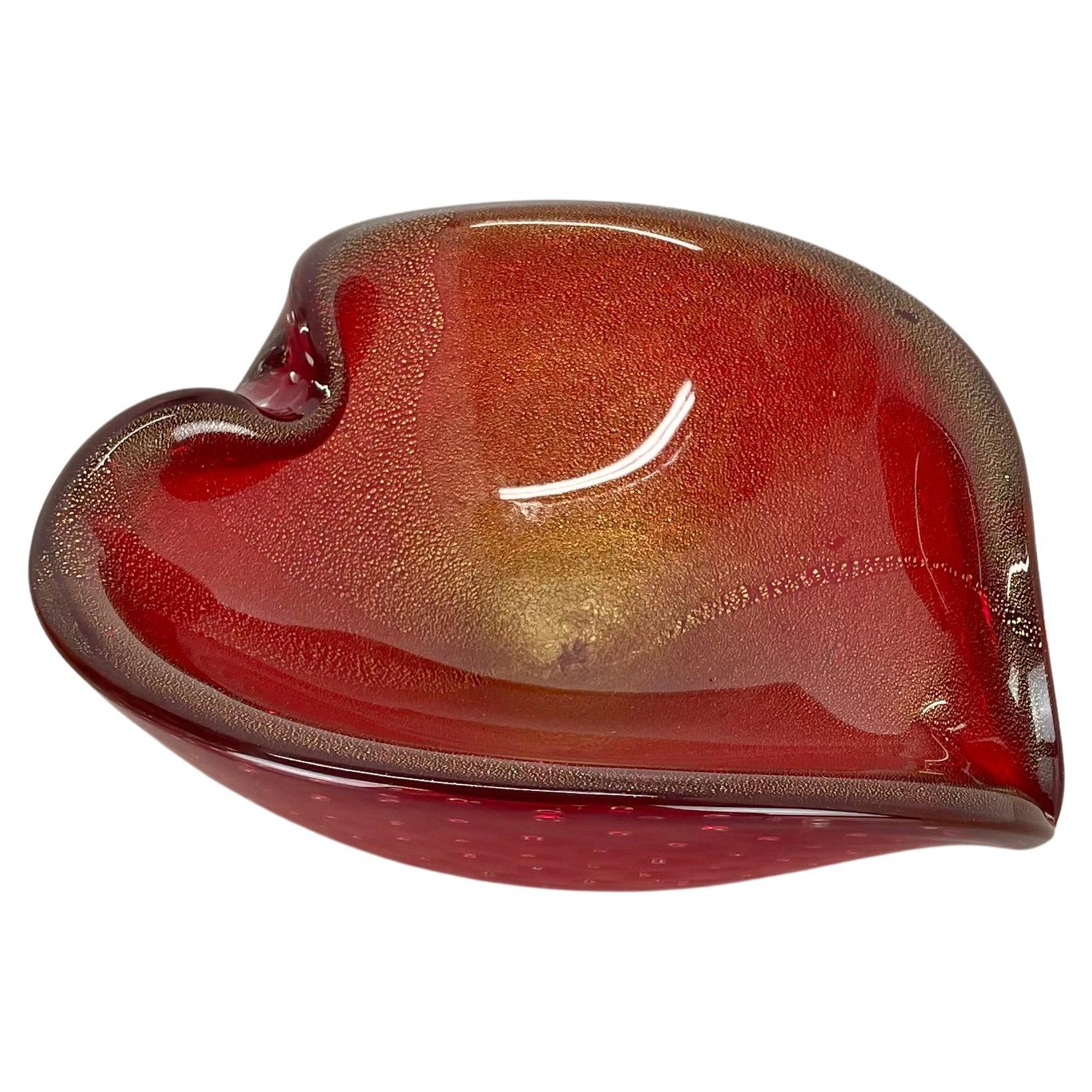 Grande ciotola in vetro di Murano Bullicante rosso-oro Elemento conchiglia Italia 1970