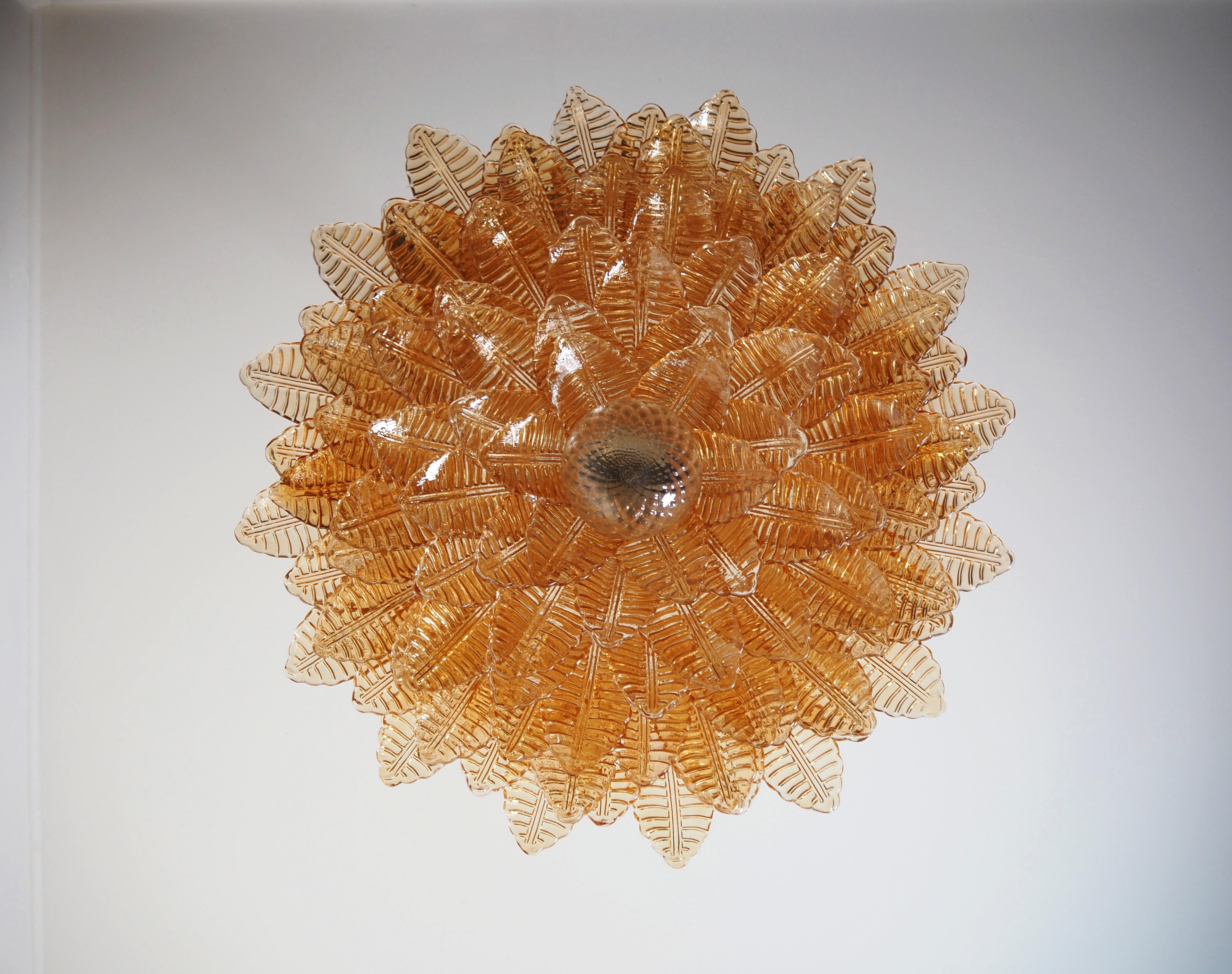Gran araña de cristal de Murano -100 vidrios Felci ámbar 20th Century en venta
