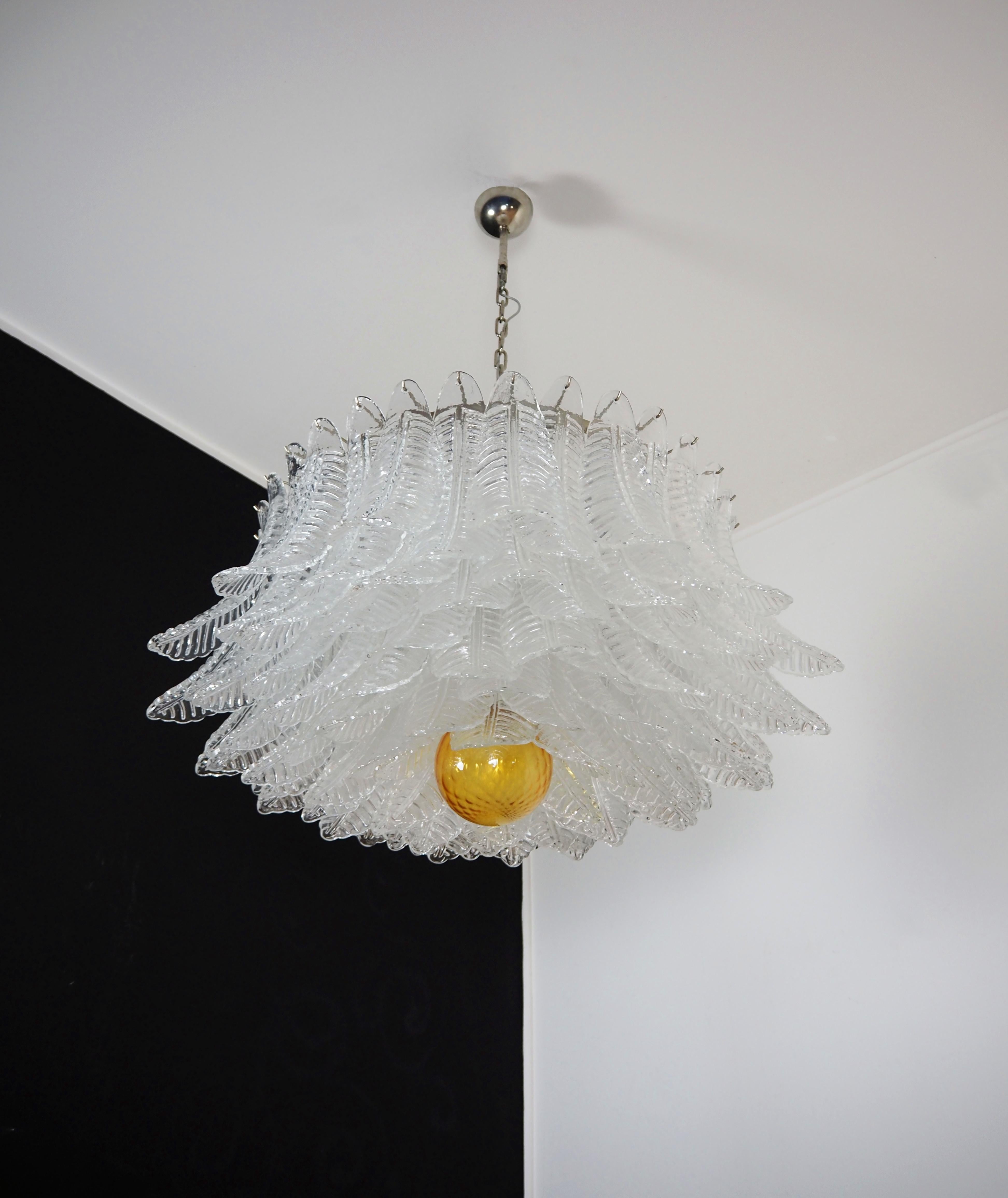 Mid-Century moderno Large Murano glass Chandelier -100 clear Felci glasses in vendita