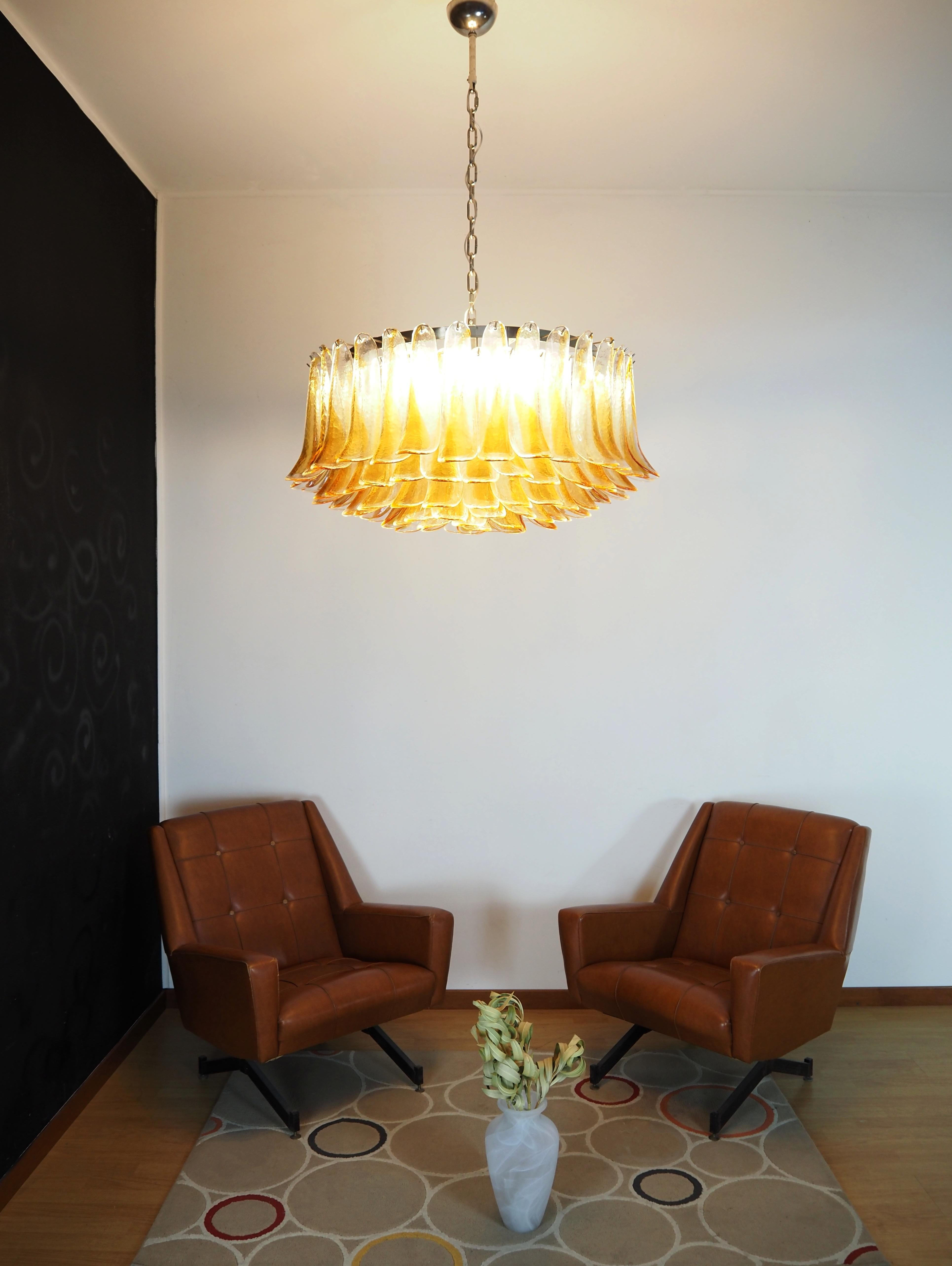 Large Murano glass Chandelier -101 amber transparent glass petal in vendita 4