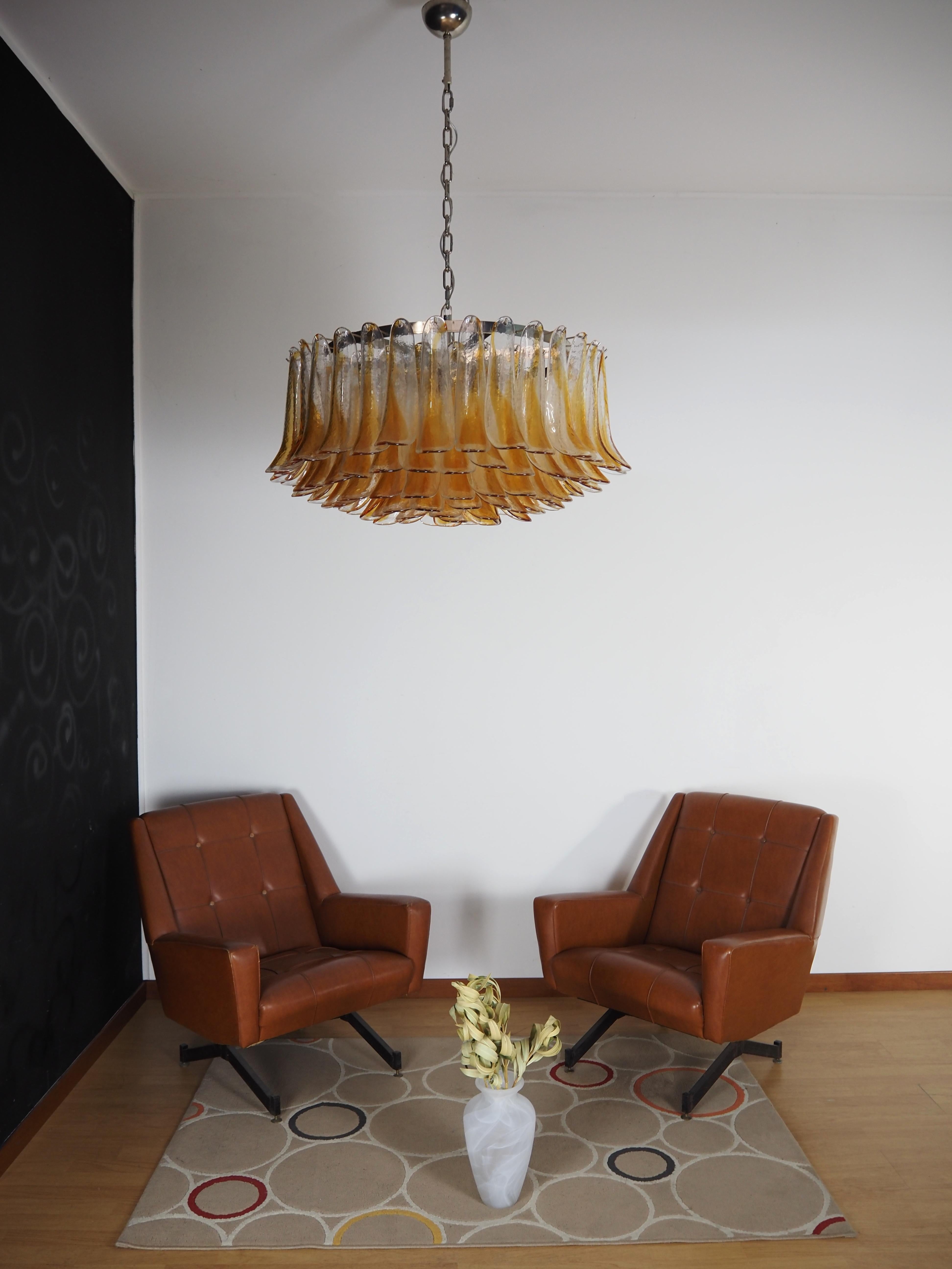 Large Murano glass Chandelier -101 amber transparent glass petal in vendita 6