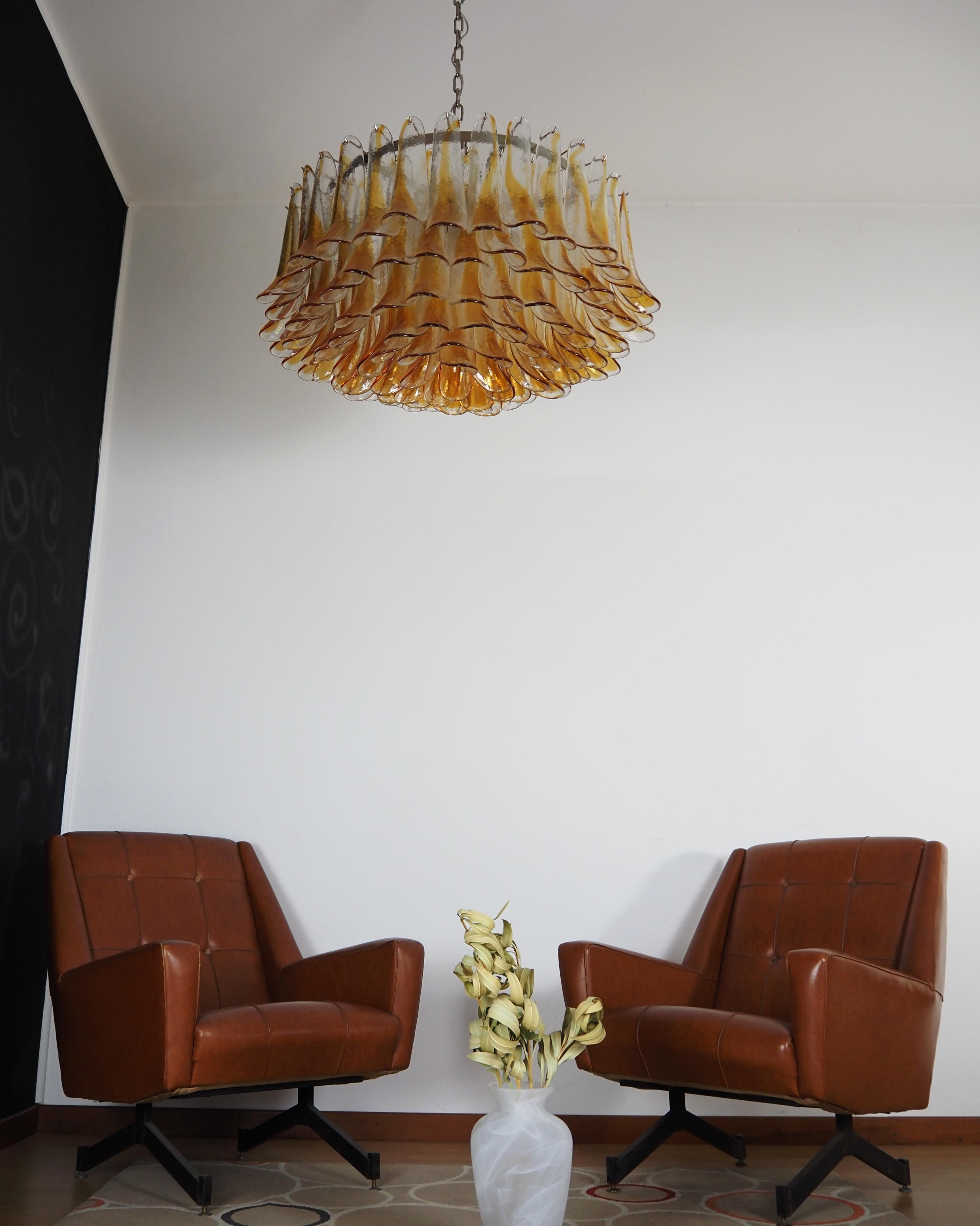 Large Murano glass Chandelier -101 amber transparent glass petal in vendita 7