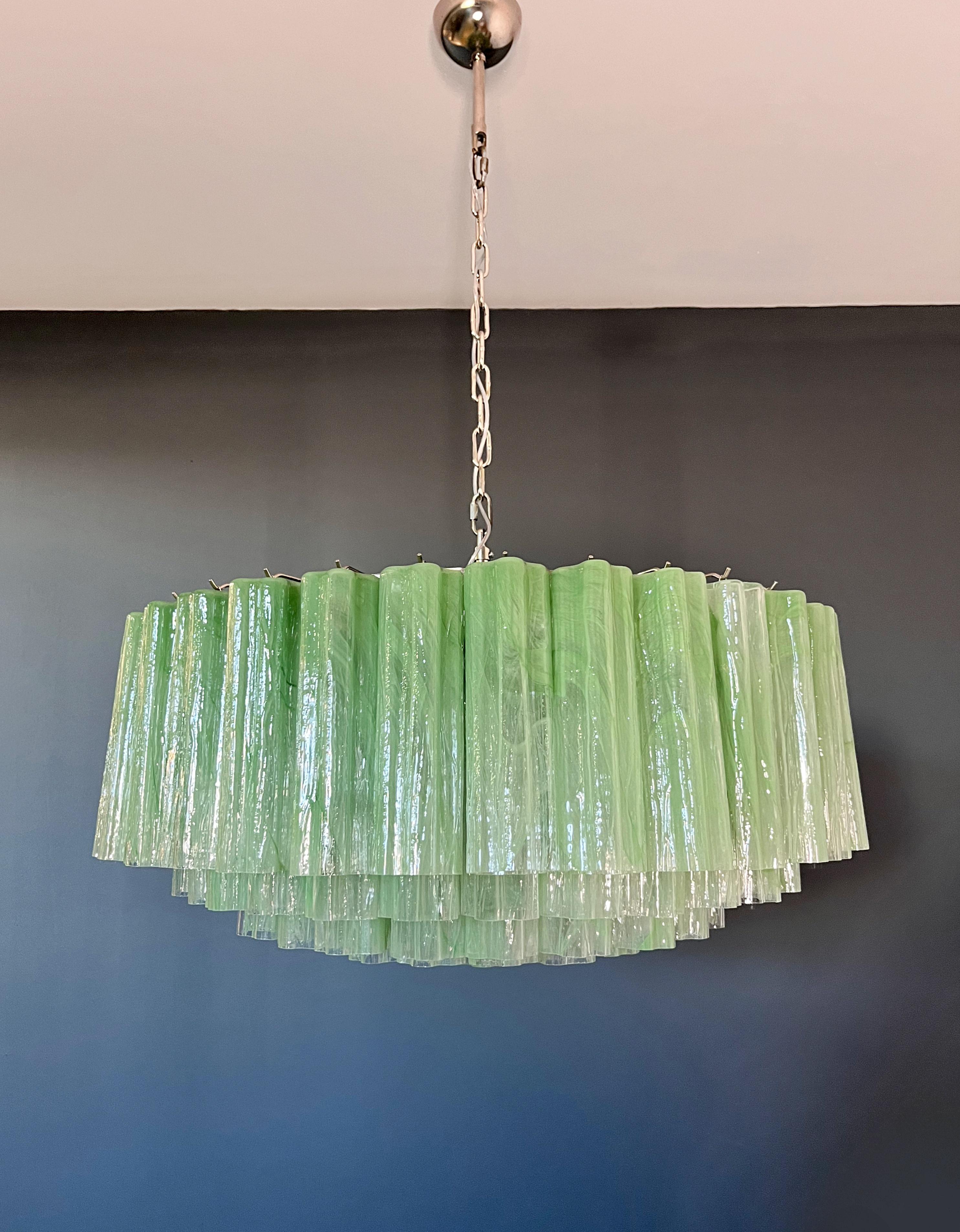 Large Murano glass Chandelier -101 green alabaster glass tube In condizioni buone in vendita a Gaiarine Frazione Francenigo (TV), IT