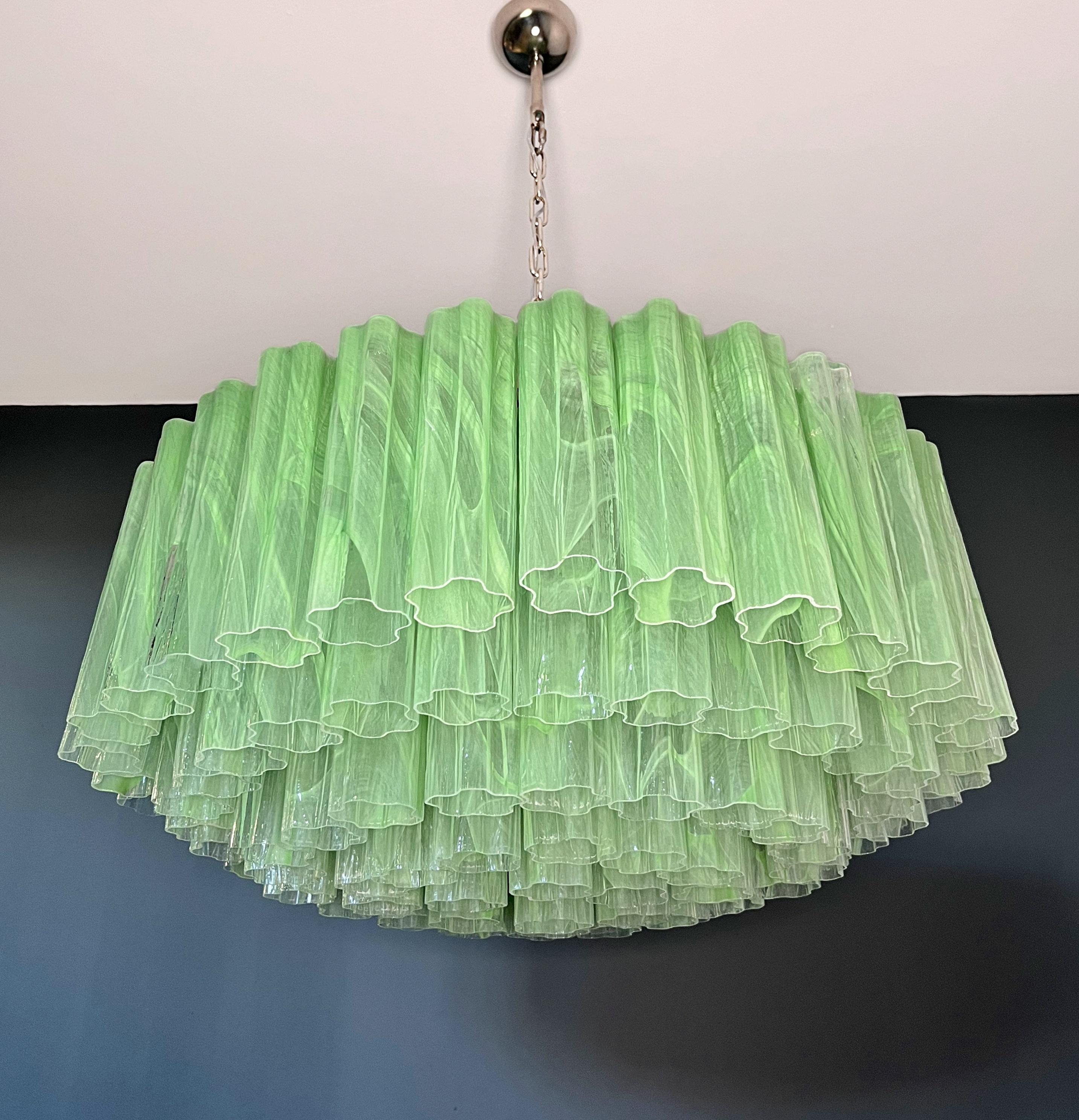 20th Century Large Murano glass Chandelier -101 green alabaster glass tube in vendita
